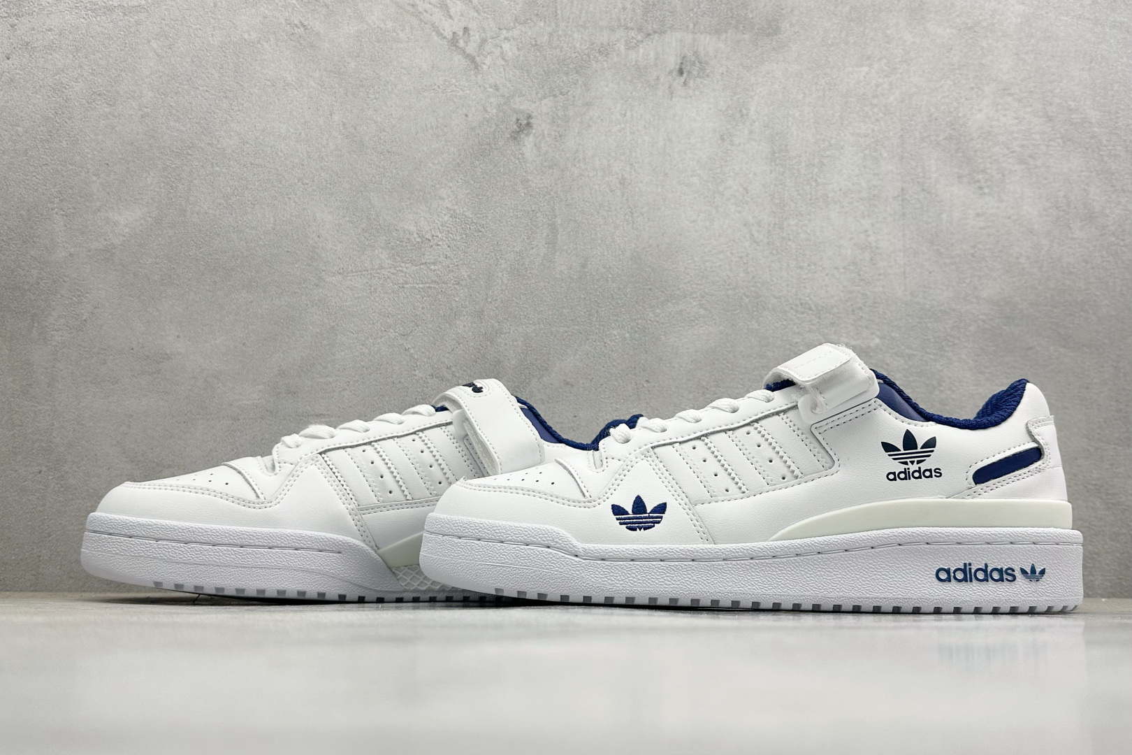 160 HX版AD Forum 84 Low 低帮百搭潮流休闲运动板鞋 H01573-Chinese UA Cheap High Quatity Brand Clothes Bags handbags Sneakers wholesale wholesaler seller from China Factory suppliers Fashion Clothing Shoes best Quality Beautiful Price 160 HX版AD Forum 84 Low 低帮百搭潮流休闲运动板鞋 H01573