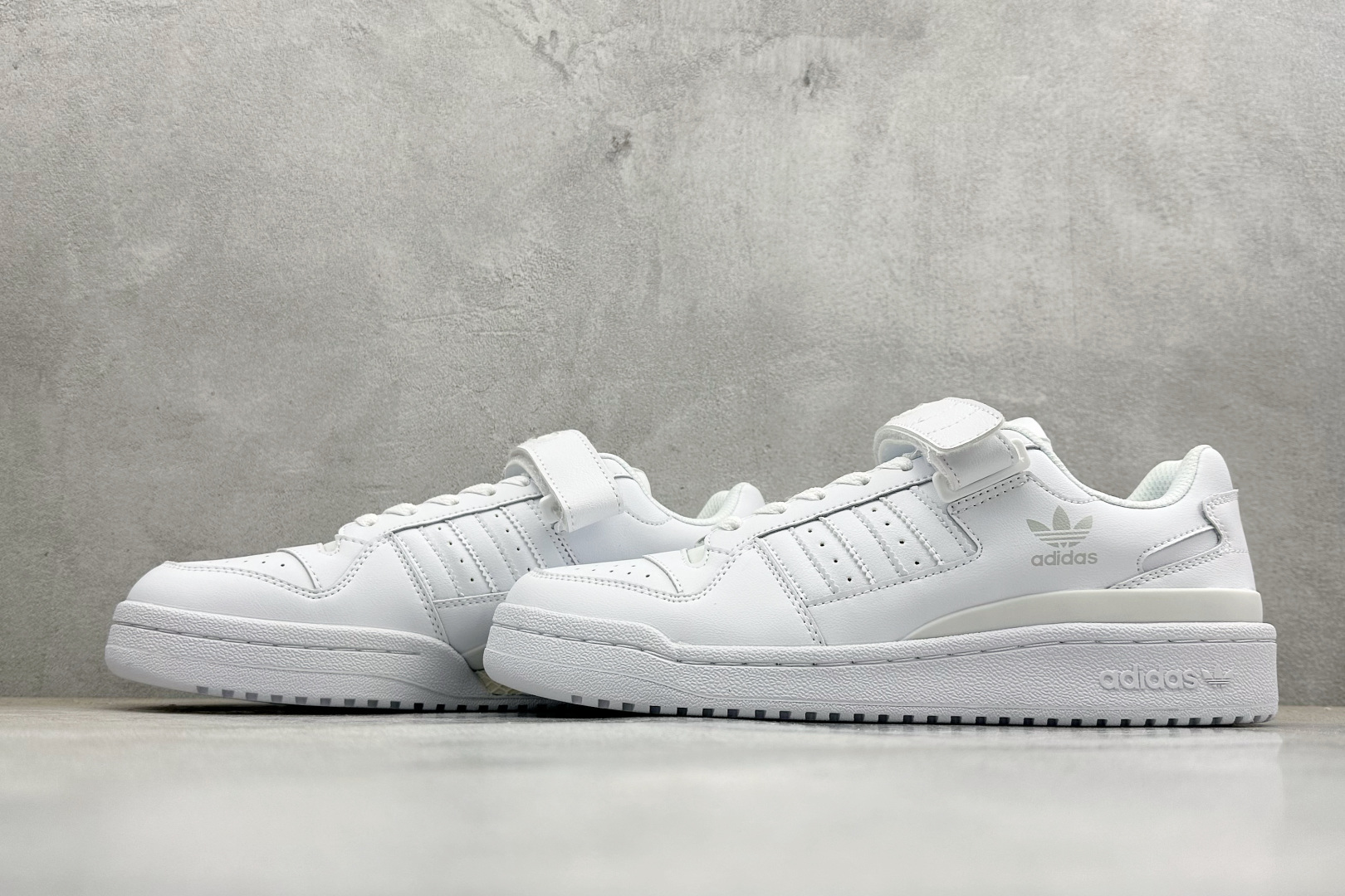 160 HX版AD Forum 84 Low 低帮百搭潮流休闲运动板鞋 JQ8734-Chinese UA Cheap High Quatity Brand Clothes Bags handbags Sneakers wholesale wholesaler seller from China Factory suppliers Fashion Clothing Shoes best Quality Beautiful Price 160 HX版AD Forum 84 Low 低帮百搭潮流休闲运动板鞋 JQ8734