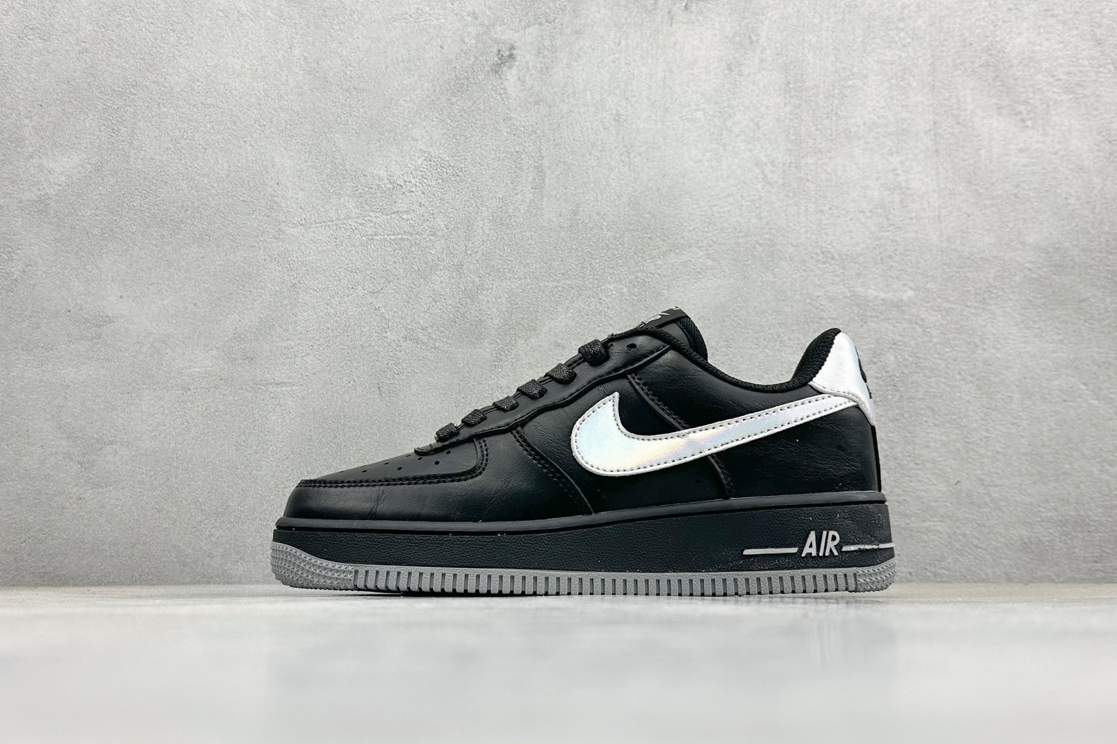 260 SC版Nike Air Force 1'07 Low 墨夜幻银 空军一号低帮休闲板鞋 FZ0627-010-Chinese UA Cheap High Quatity Brand Clothes Bags handbags Sneakers wholesale wholesaler seller from China Factory suppliers Fashion Clothing Shoes best Quality Beautiful Price 260 SC版Nike Air Force 1'07 Low 墨夜幻银 空军一号低帮休闲板鞋 FZ0627-010