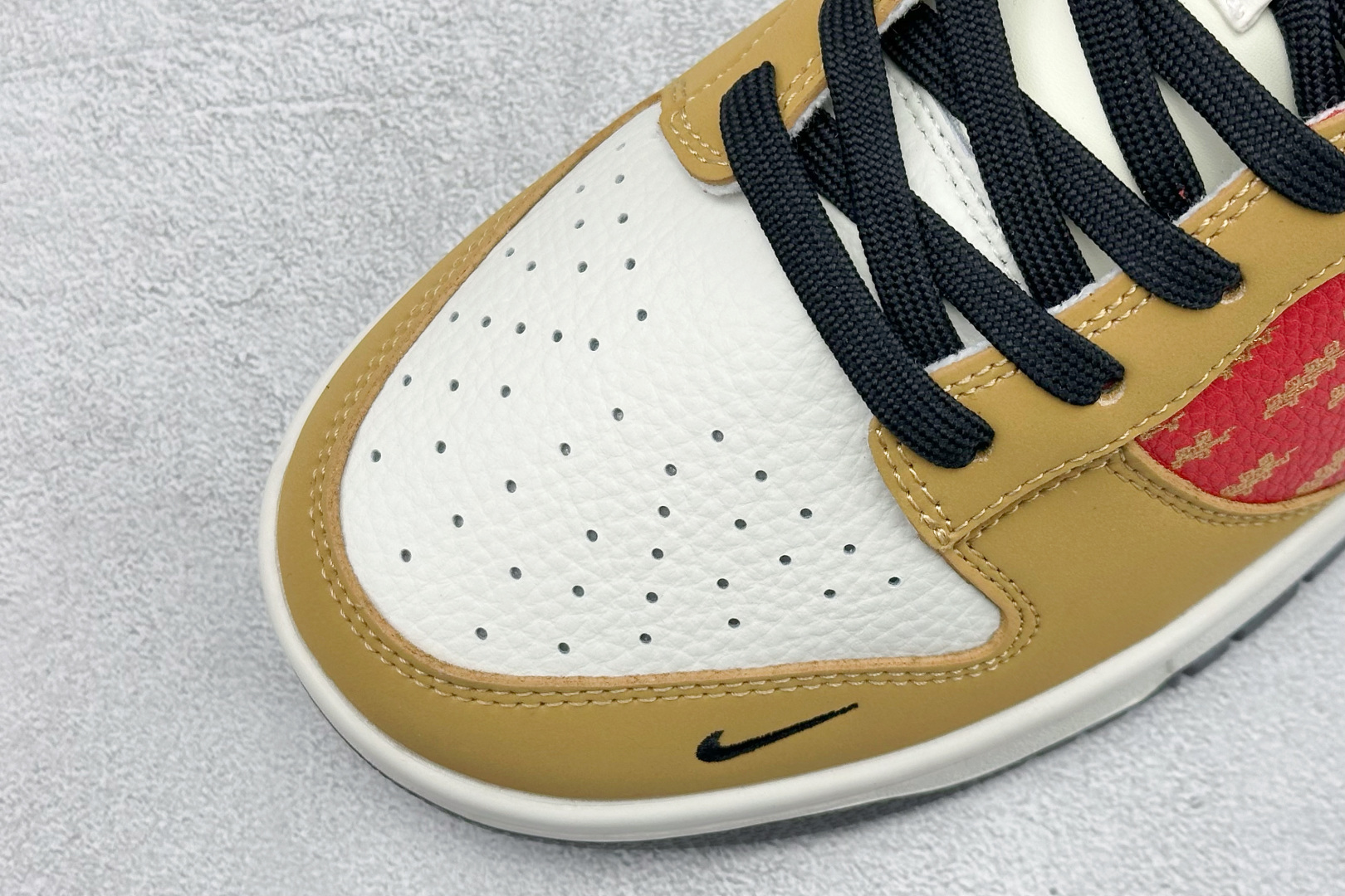 280 SC版Nike SB Dunk Low“马年限定——琥珀丹红” 高端私人定制 低帮休闲板鞋 NH0601-489
