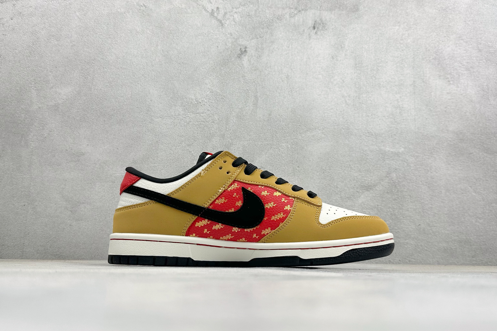 280 SC版Nike SB Dunk Low“马年限定——琥珀丹红” 高端私人定制 低帮休闲板鞋 NH0601-489