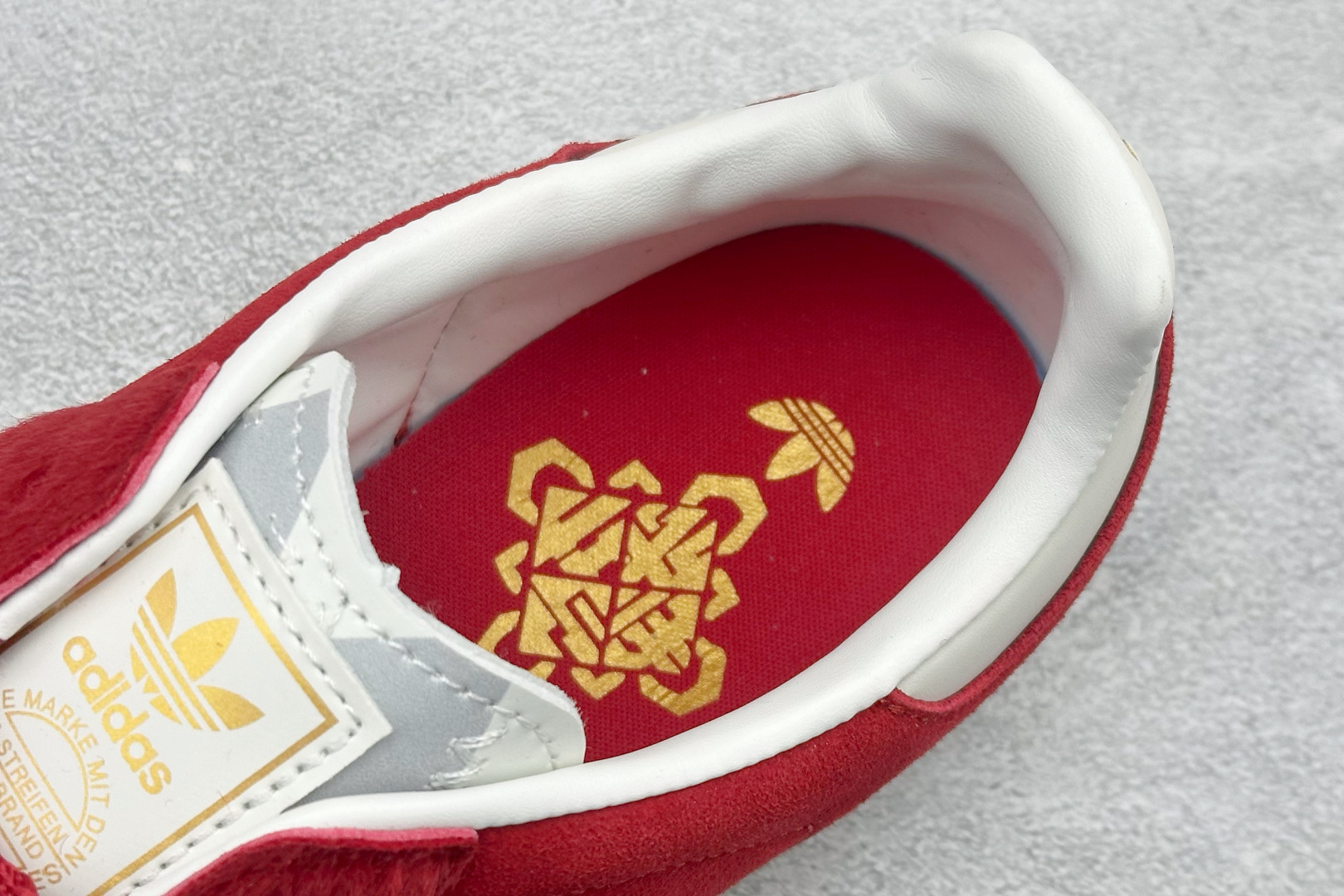170 Adidas Originals Samba 马年限定 CNY新年款 桑巴舞系列 阿迪达斯 三叶草 绅士德训足球风百搭低帮休闲运动板鞋 JQ5976-Chinese UA Cheap High Quatity Brand Clothes Bags handbags Sneakers wholesale wholesaler seller from China Factory suppliers Fashion Clothing Shoes best Quality Beautiful Price 170 Adidas Originals Samba 马年限定 CNY新年款 桑巴舞系列 阿迪达斯 三叶草 绅士德训足球风百搭低帮休闲运动板鞋 JQ5976