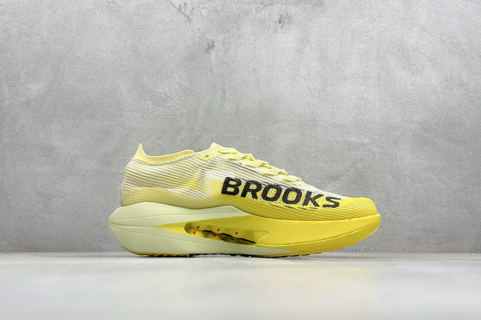 200 Brooks布鲁克斯 Hyperion EIite 5 网面耐磨透气休闲跑步鞋 100049-1D-756