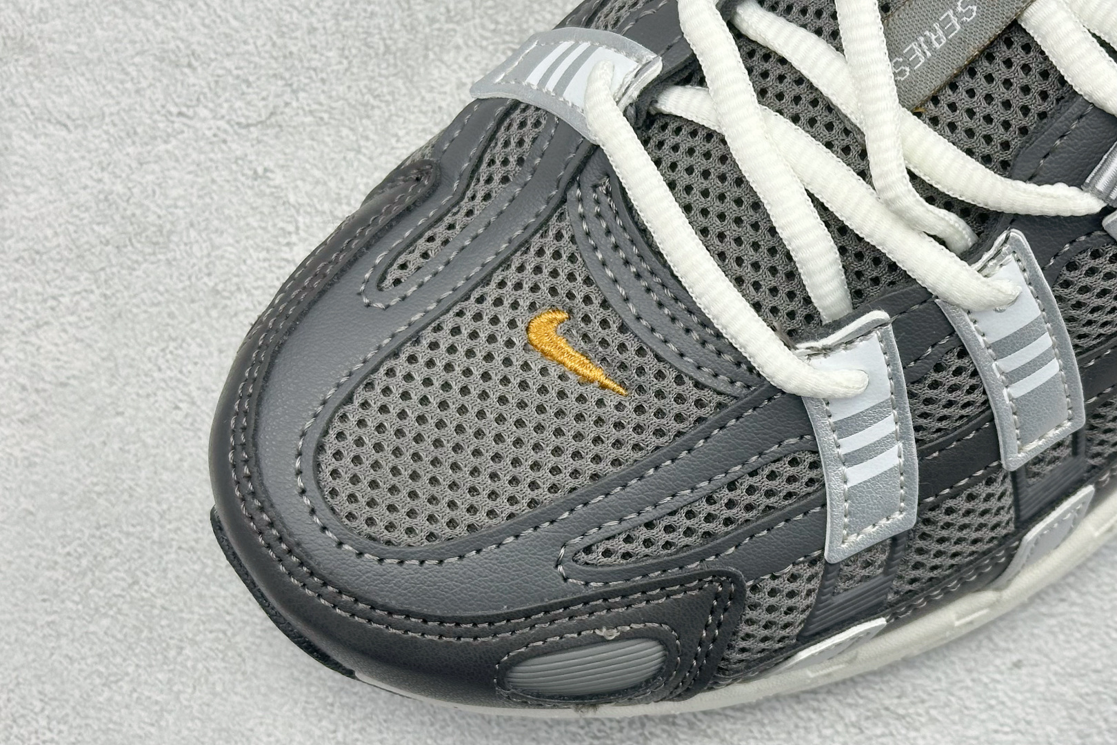 Nike P-6000 复古科技个性休闲运动老爹鞋 CD6404-204