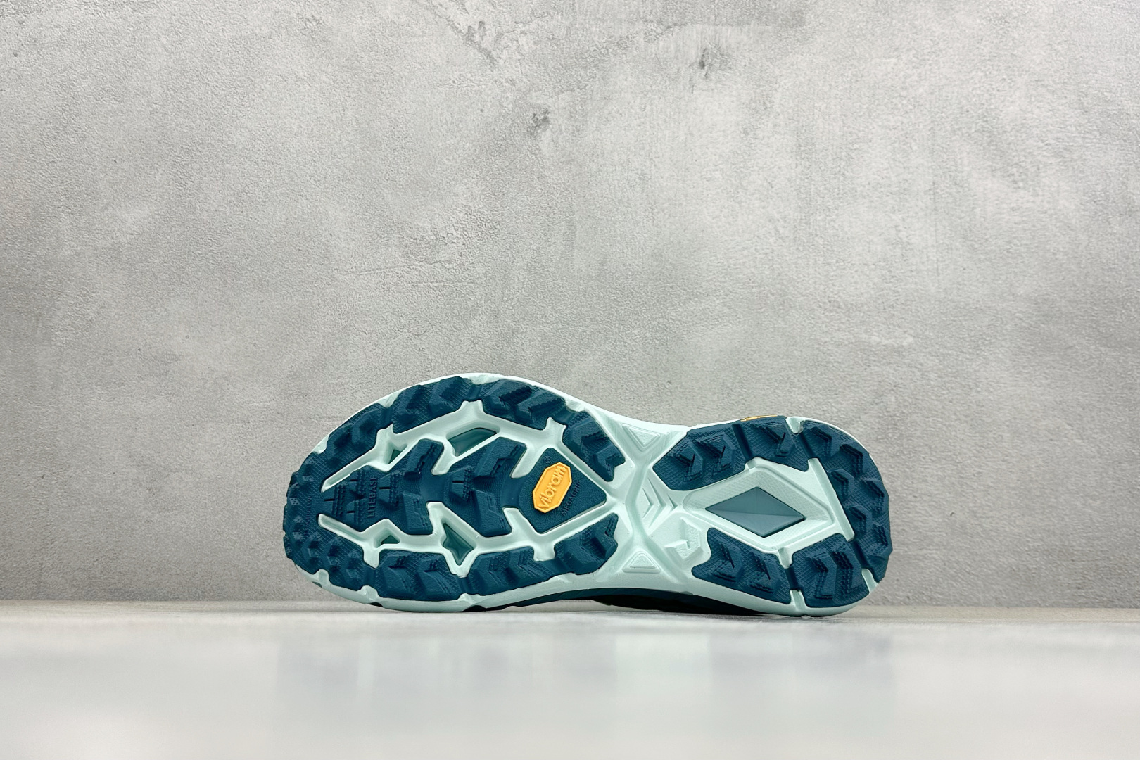 190 HOKA ONE ONE Mafate Speed 4 飞速玛法特4代系列低帮轻量户外越野休闲运动慢跑鞋 1131056-LGOM-Chinese UA Cheap High Quatity Brand Clothes Bags handbags Sneakers wholesale wholesaler seller from China Factory suppliers Fashion Clothing Shoes best Quality Beautiful Price 190 HOKA ONE ONE Mafate Speed 4 飞速玛法特4代系列低帮轻量户外越野休闲运动慢跑鞋 1131056-LGOM