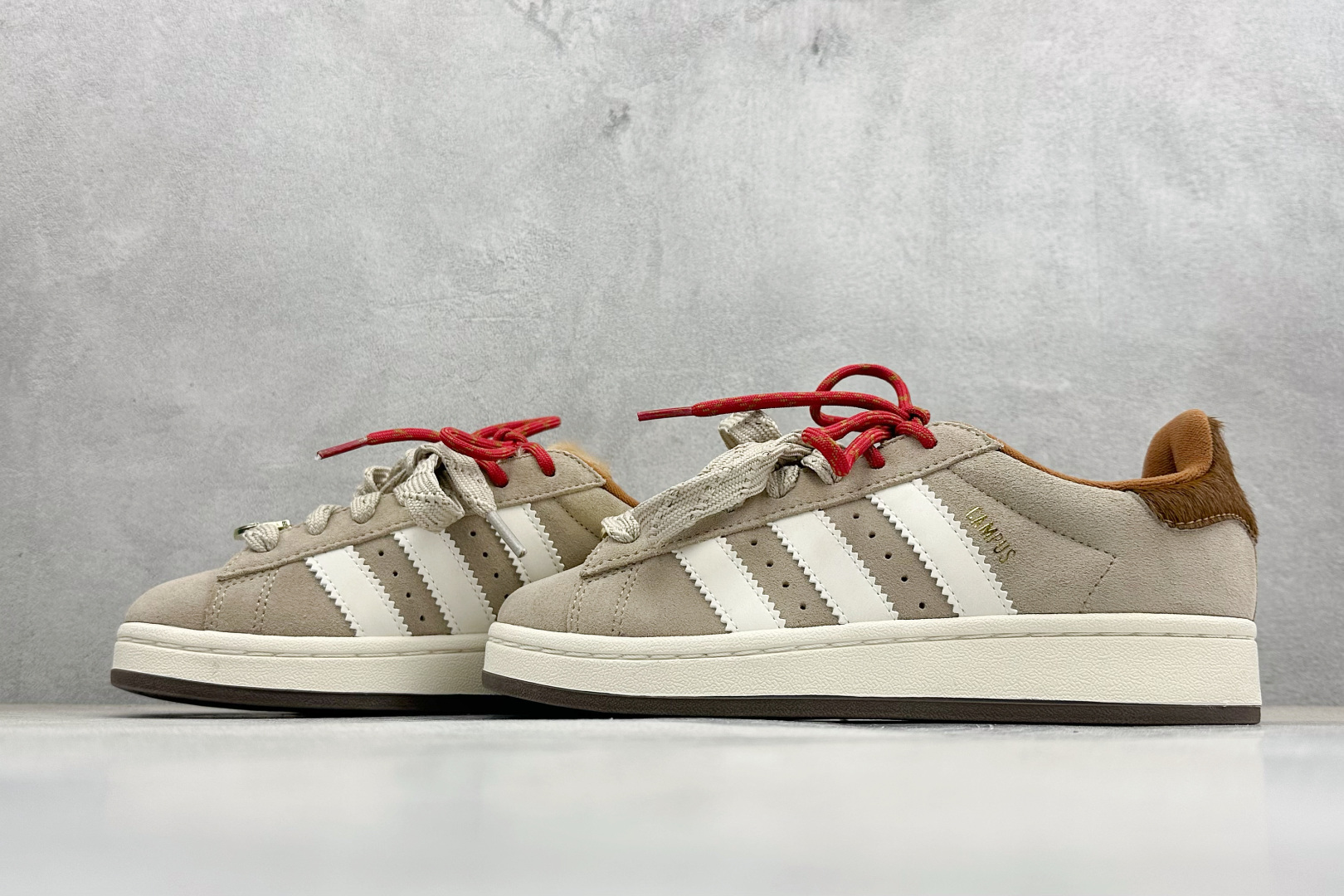 180 Adidas CAMPUS 00s 面包鞋复古休闲板鞋 KJ8724