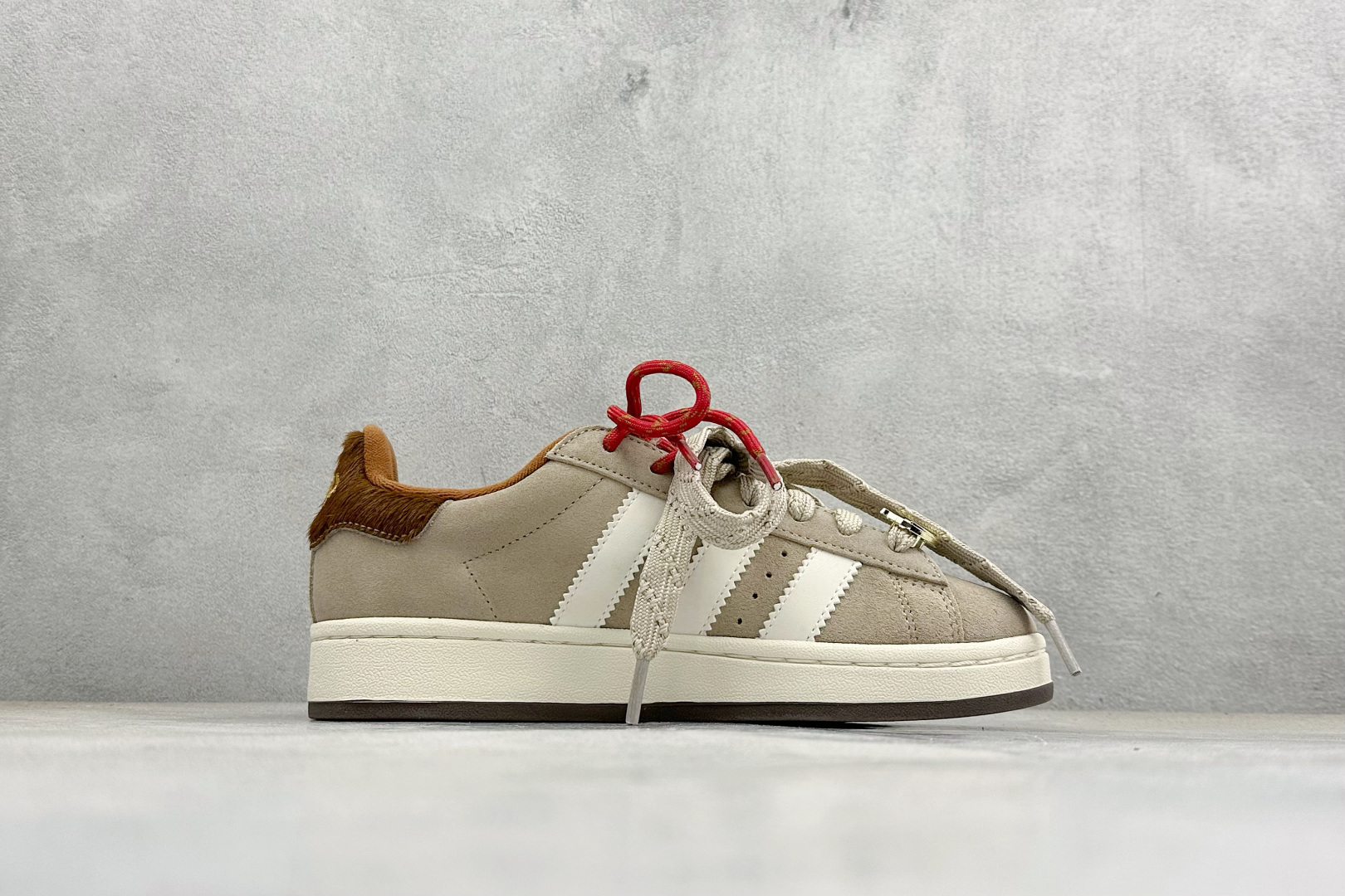180 Adidas CAMPUS 00s 面包鞋复古休闲板鞋 KJ8724