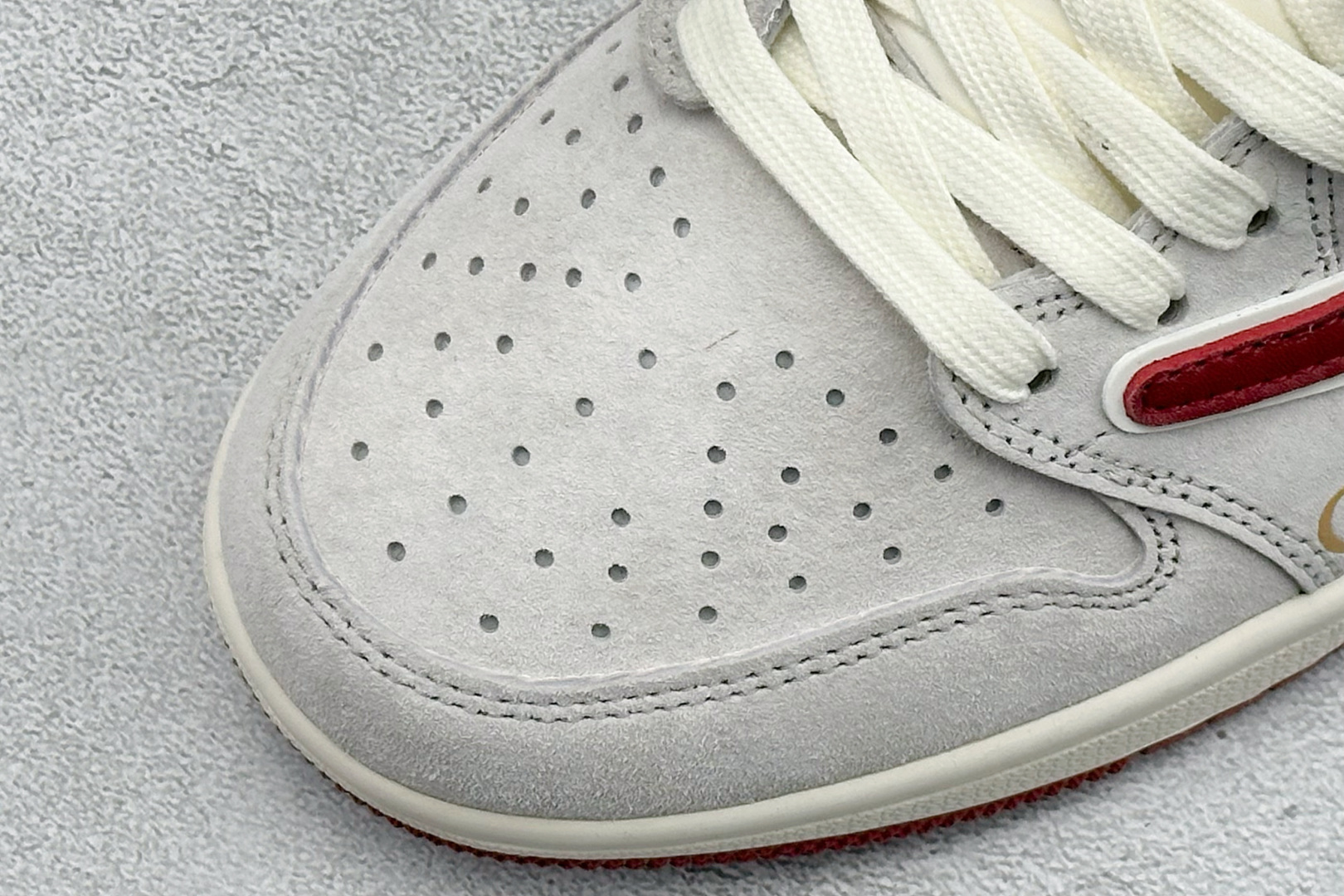 300 奢潮联名新标杆！AJ1 x Gucci酒红灰-马年限定款美出高级感 XZ6668-056