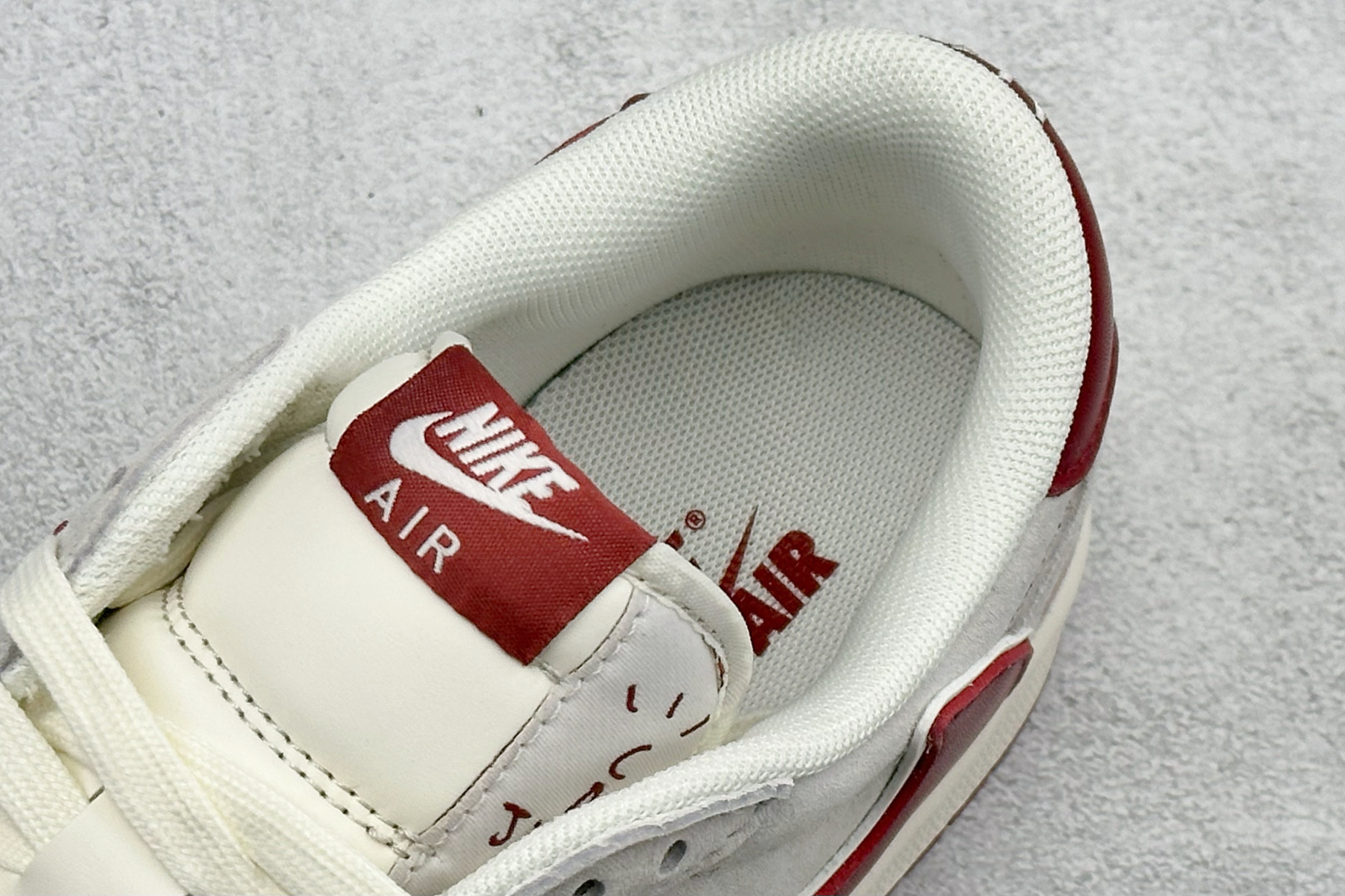 300 奢潮联名新标杆！AJ1 x Gucci酒红灰-马年限定款美出高级感 XZ6668-056