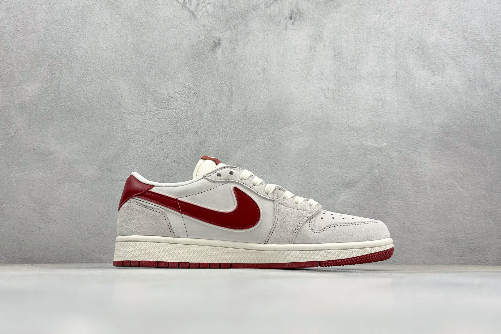 300 奢潮联名新标杆！AJ1 x Gucci酒红灰-马年限定款美出高级感 XZ6668-056