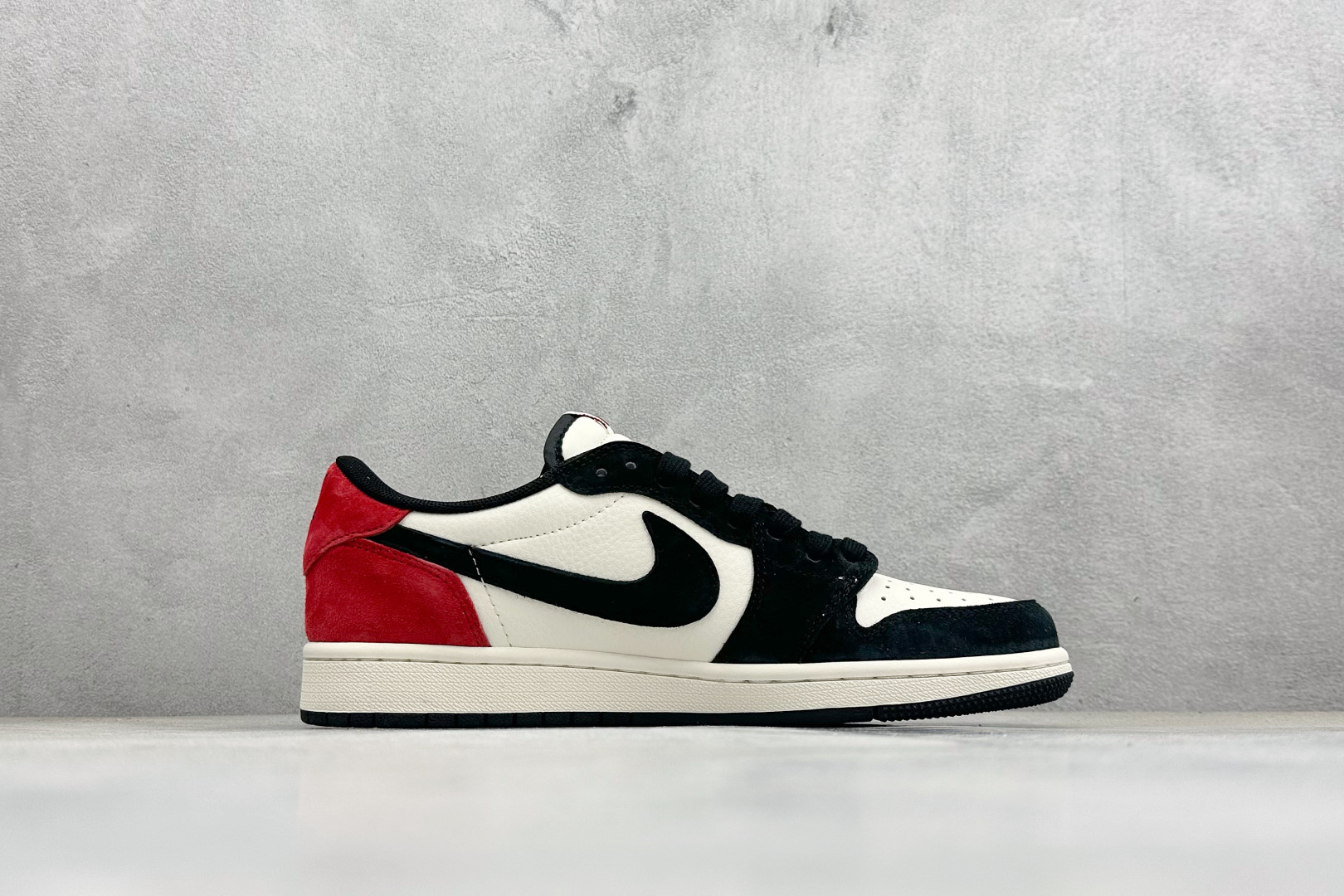 270 Air Jordan 1 Low 乔丹倒勾 爆款高端定制 MZ9588-826