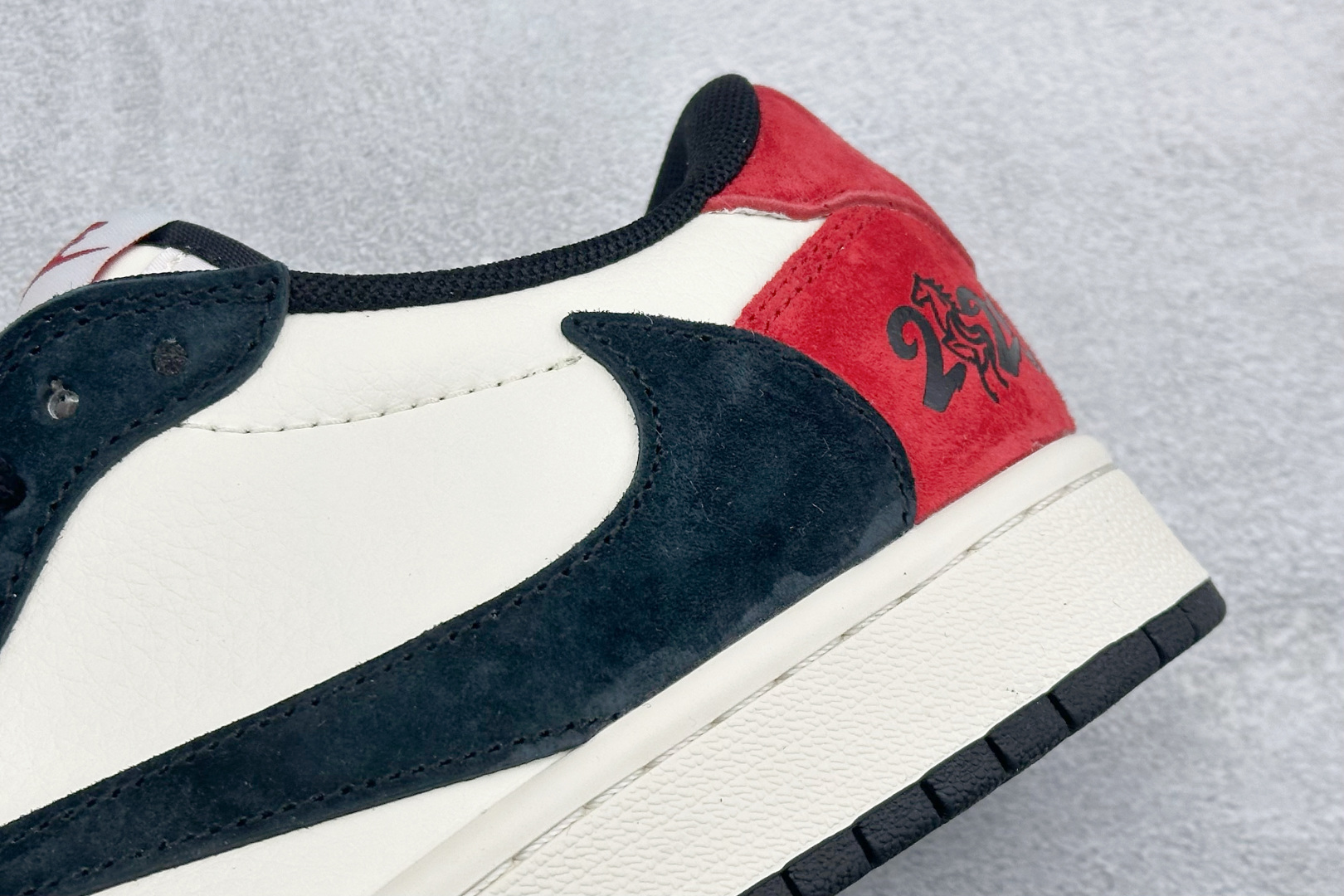 270 Air Jordan 1 Low 乔丹倒勾 爆款高端定制 MZ9588-826