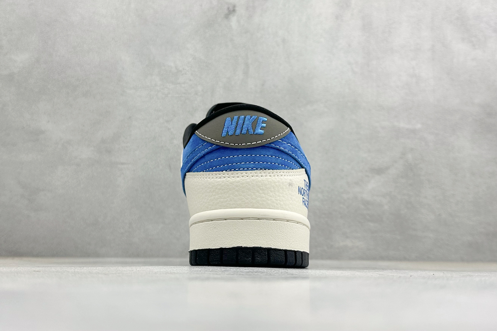 280 Nike Dunk Low Retro 北面联名 周年高端定制 低帮休闲板鞋 TX1688-018-Chinese UA Cheap High Quatity Brand Clothes Bags handbags Sneakers wholesale wholesaler seller from China Factory suppliers Fashion Clothing Shoes best Quality Beautiful Price 280 Nike Dunk Low Retro 北面联名 周年高端定制 低帮休闲板鞋 TX1688-018
