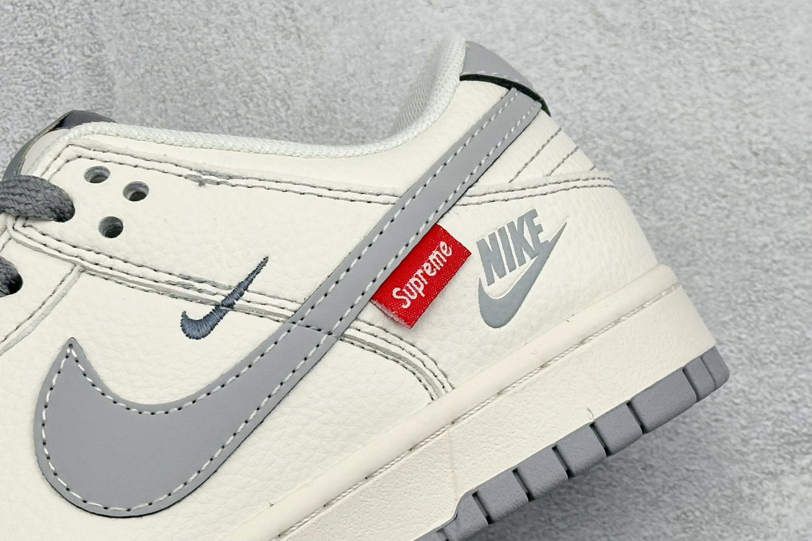 280 Nike Dunk Low Retro SUP联名 周年高端定制 低帮休闲板鞋 HH7518-084-Chinese UA Cheap High Quatity Brand Clothes Bags handbags Sneakers wholesale wholesaler seller from China Factory suppliers Fashion Clothing Shoes best Quality Beautiful Price 280 Nike Dunk Low Retro SUP联名 周年高端定制 低帮休闲板鞋 HH7518-084