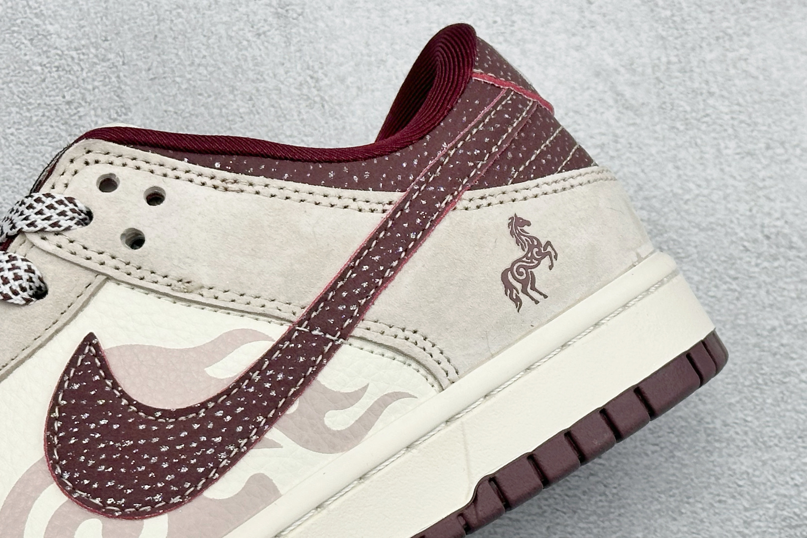 260 Nike Dunk Low Retro 马年限定 周年高端定制 低帮休闲板鞋 XT6998-112-Chinese UA Cheap High Quatity Brand Clothes Bags handbags Sneakers wholesale wholesaler seller from China Factory suppliers Fashion Clothing Shoes best Quality Beautiful Price 260 Nike Dunk Low Retro 马年限定 周年高端定制 低帮休闲板鞋 XT6998-112