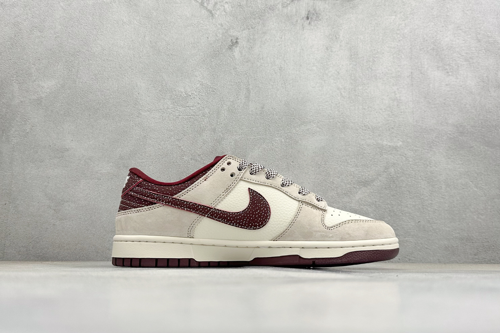 260 Nike Dunk Low Retro 马年限定 周年高端定制 低帮休闲板鞋 XT6998-112-Chinese UA Cheap High Quatity Brand Clothes Bags handbags Sneakers wholesale wholesaler seller from China Factory suppliers Fashion Clothing Shoes best Quality Beautiful Price 260 Nike Dunk Low Retro 马年限定 周年高端定制 低帮休闲板鞋 XT6998-112