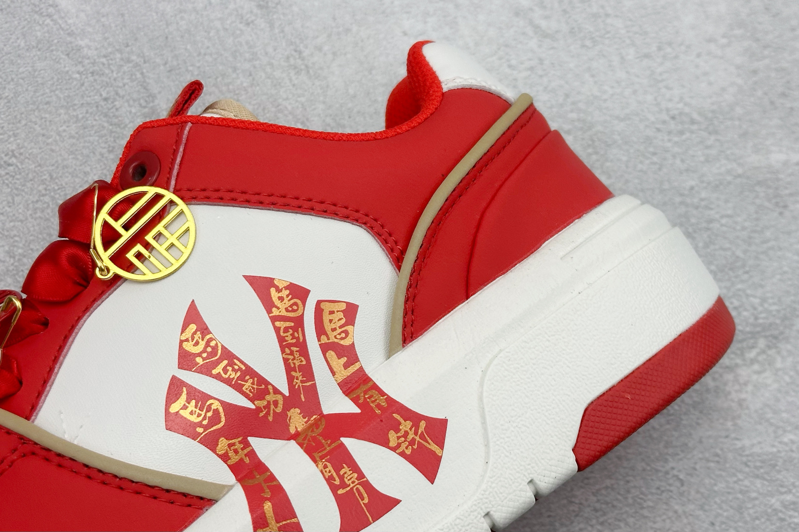 230 马年限定 MLB NY 印花网红学长鞋 内增高6cm 3ASXCA12N-Chinese UA Cheap High Quatity Brand Clothes Bags handbags Sneakers wholesale wholesaler seller from China Factory suppliers Fashion Clothing Shoes best Quality Beautiful Price 230 马年限定 MLB NY 印花网红学长鞋 内增高6cm 3ASXCA12N
