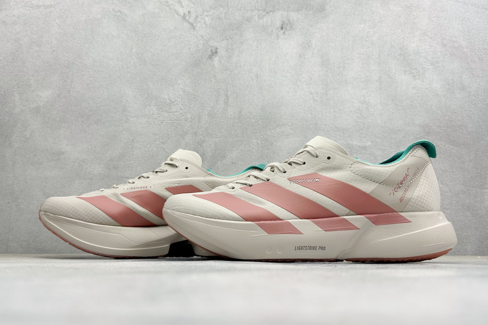 190 Adidas Adizero Adios 4 M 阿迪透气轻盈低帮跑步鞋 HQ0098