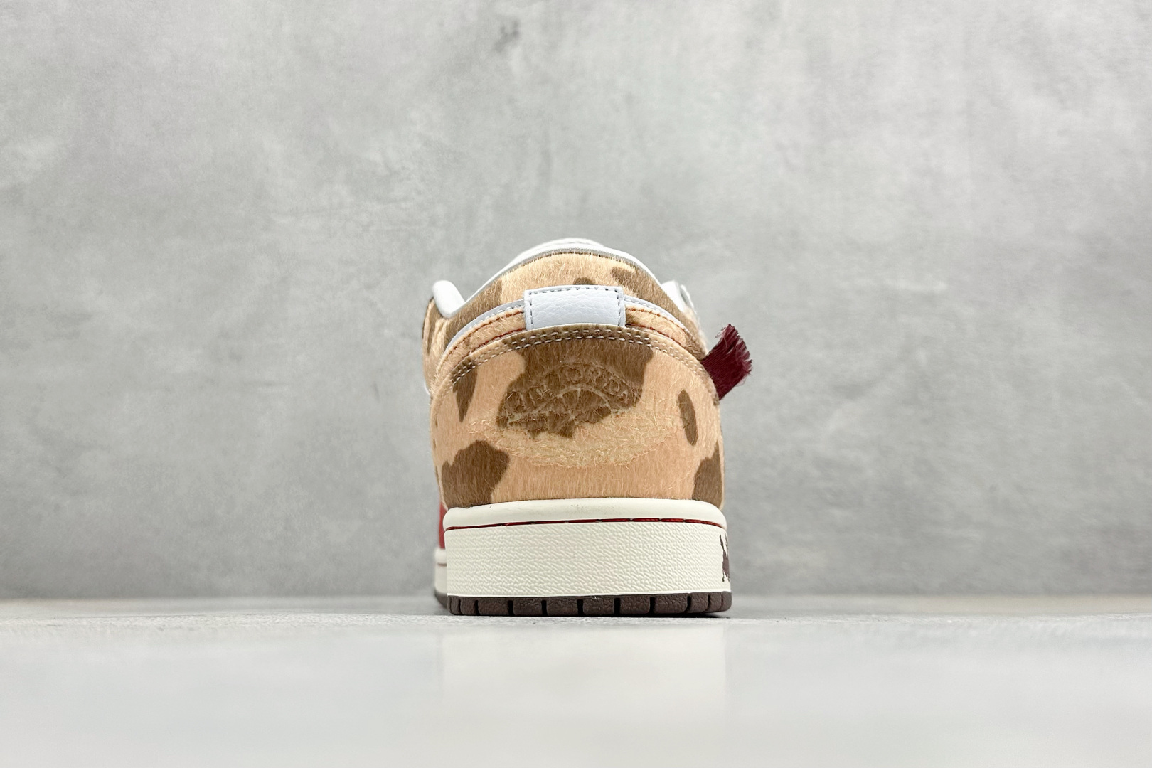 180 Air Jordan 1 x Travis Scott AJ1倒勾 乔一倒钩 马年限定 CNY新年款 耐克 低帮文化篮球鞋 IQ5321-121-Chinese UA Cheap High Quatity Brand Clothes Bags handbags Sneakers wholesale wholesaler seller from China Factory suppliers Fashion Clothing Shoes best Quality Beautiful Price 180 Air Jordan 1 x Travis Scott AJ1倒勾 乔一倒钩 马年限定 CNY新年款 耐克 低帮文化篮球鞋 IQ5321-121