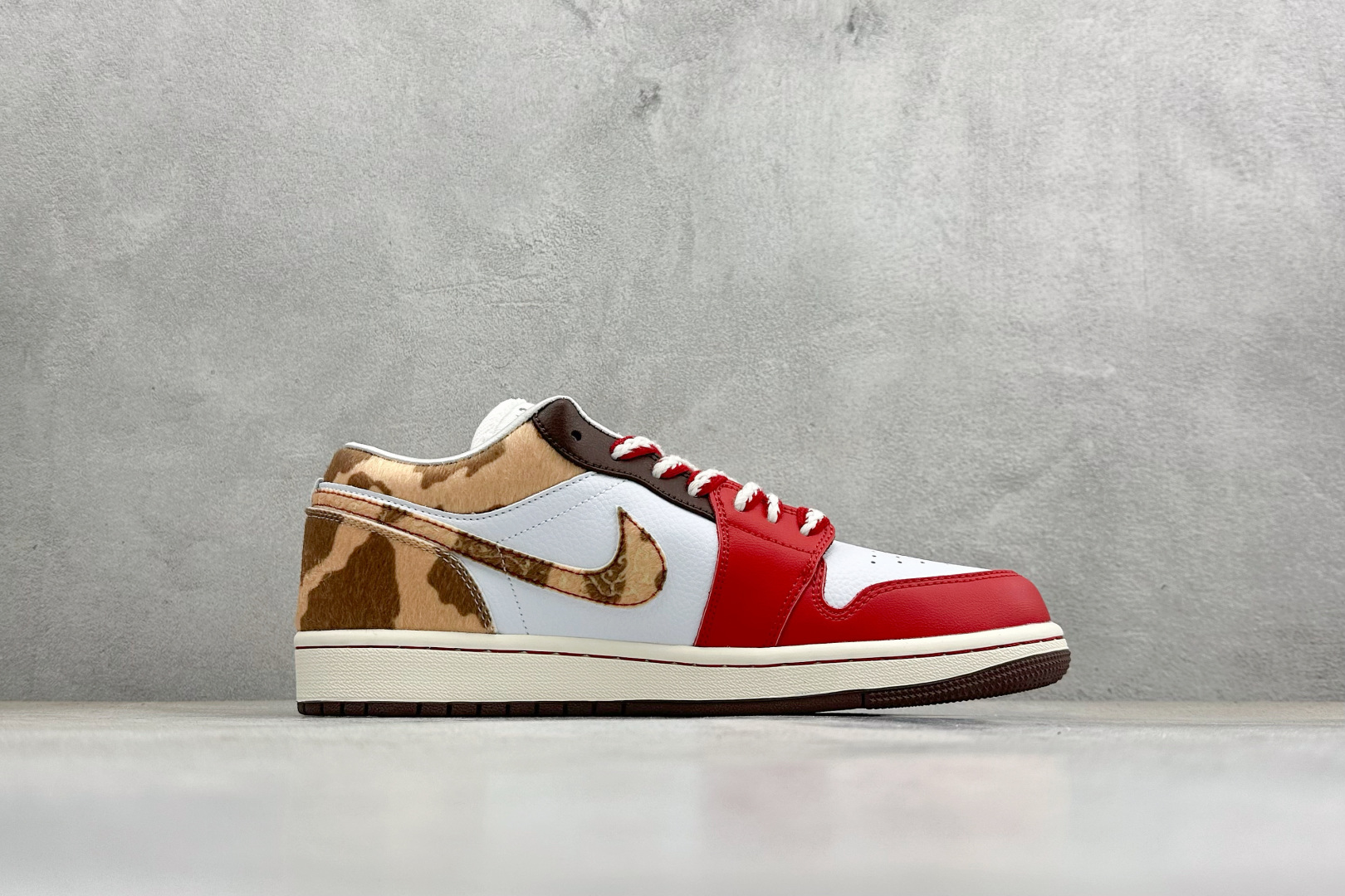 180 Air Jordan 1 x Travis Scott AJ1倒勾 乔一倒钩 马年限定 CNY新年款 耐克 低帮文化篮球鞋 IQ5321-121-Chinese UA Cheap High Quatity Brand Clothes Bags handbags Sneakers wholesale wholesaler seller from China Factory suppliers Fashion Clothing Shoes best Quality Beautiful Price 180 Air Jordan 1 x Travis Scott AJ1倒勾 乔一倒钩 马年限定 CNY新年款 耐克 低帮文化篮球鞋 IQ5321-121