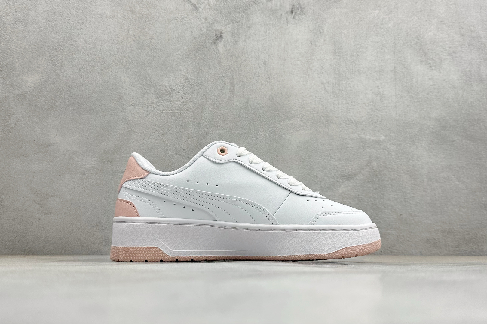 150 PUMA彪马 CA Match Court 休闲经典简约复古低帮板鞋 308621-04-Chinese UA Cheap High Quatity Brand Clothes Bags handbags Sneakers wholesale wholesaler seller from China Factory suppliers Fashion Clothing Shoes best Quality Beautiful Price 150 PUMA彪马 CA Match Court 休闲经典简约复古低帮板鞋 308621-04