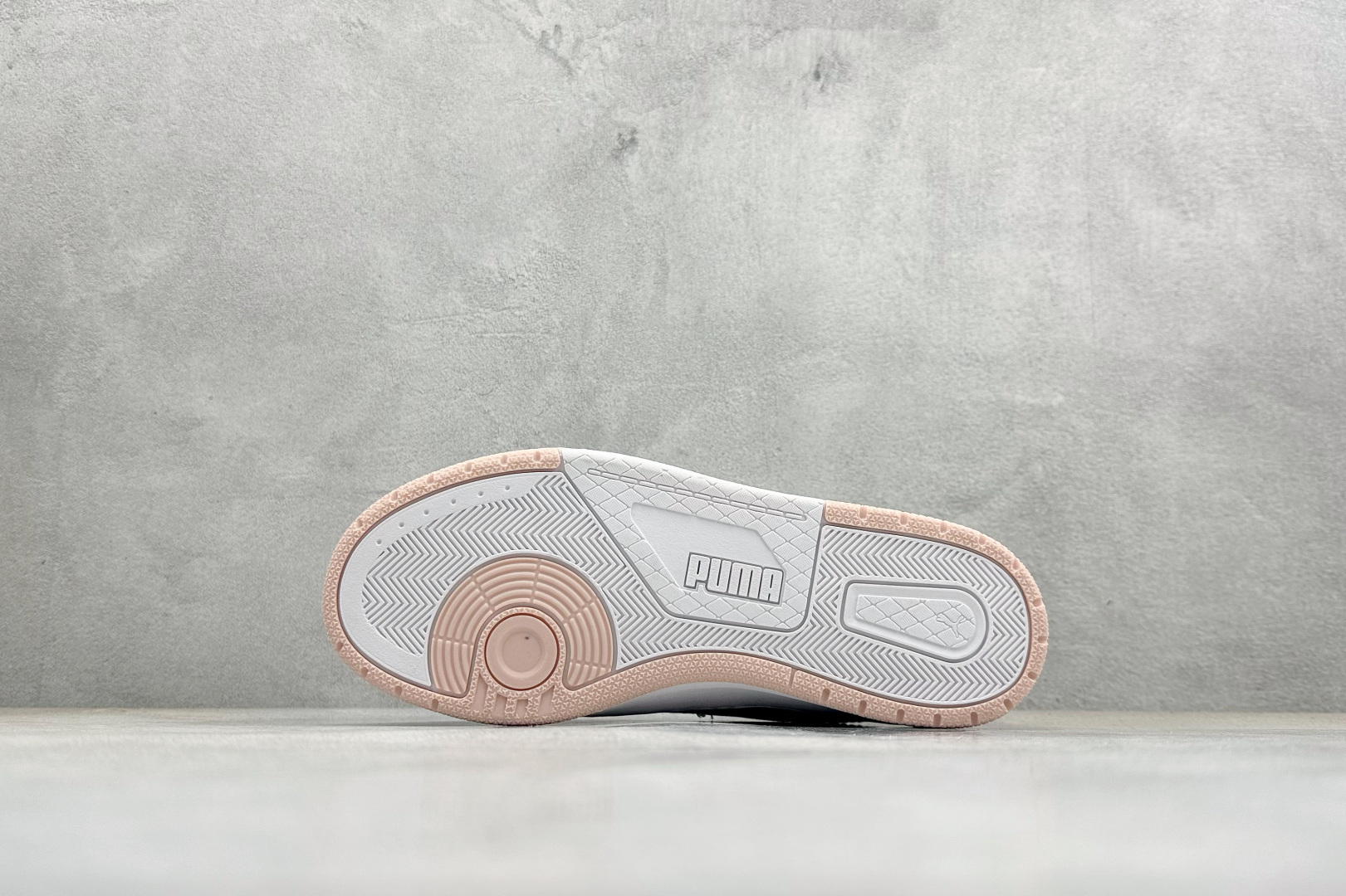 150 PUMA彪马 CA Match Court 休闲经典简约复古低帮板鞋 308621-04-Chinese UA Cheap High Quatity Brand Clothes Bags handbags Sneakers wholesale wholesaler seller from China Factory suppliers Fashion Clothing Shoes best Quality Beautiful Price 150 PUMA彪马 CA Match Court 休闲经典简约复古低帮板鞋 308621-04
