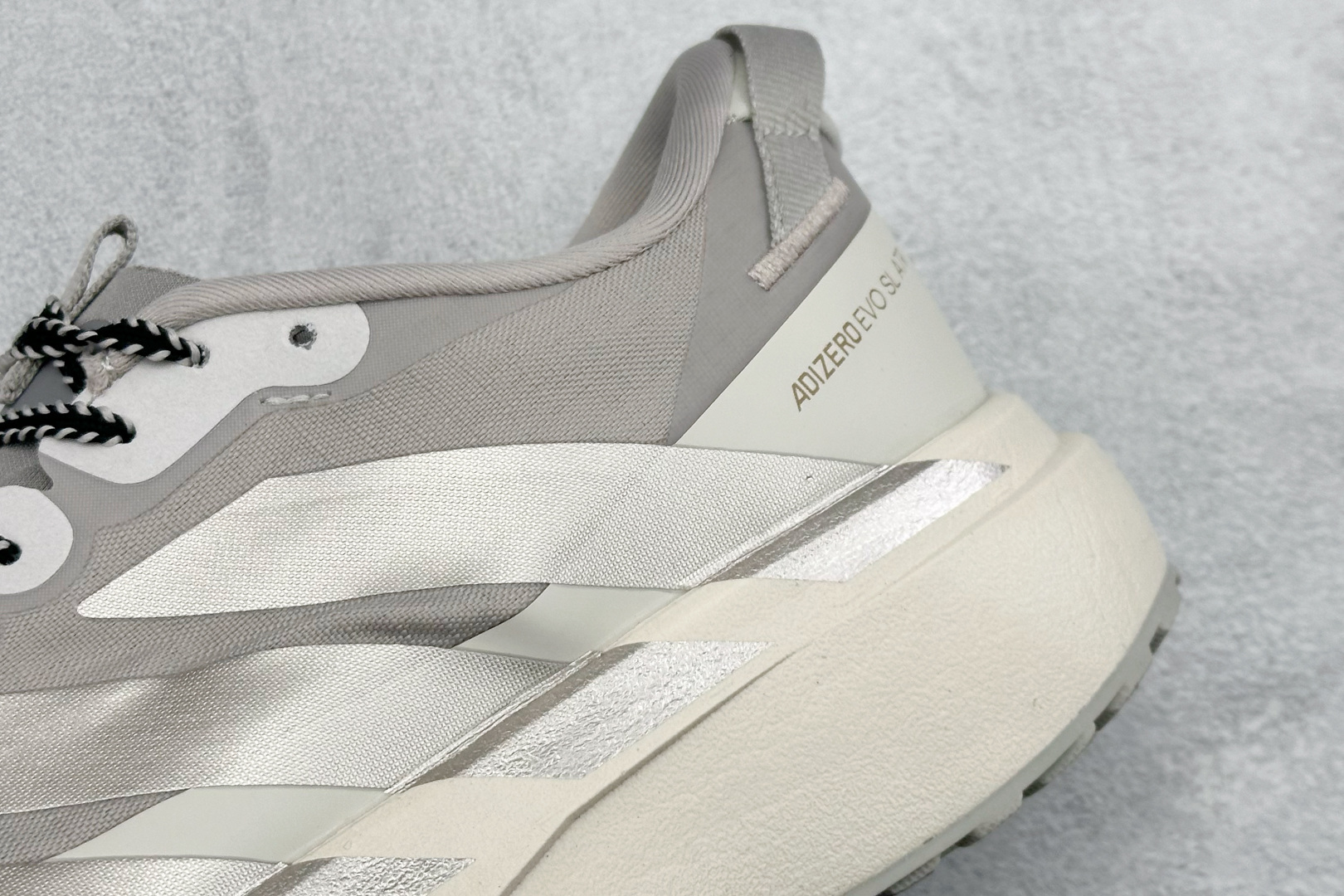 200 TY版AD ADIZERO EVO SL ATR 阿迪超轻透气缓震跑鞋 KK2722-Chinese UA Cheap High Quatity Brand Clothes Bags handbags Sneakers wholesale wholesaler seller from China Factory suppliers Fashion Clothing Shoes best Quality Beautiful Price 200 TY版AD ADIZERO EVO SL ATR 阿迪超轻透气缓震跑鞋 KK2722