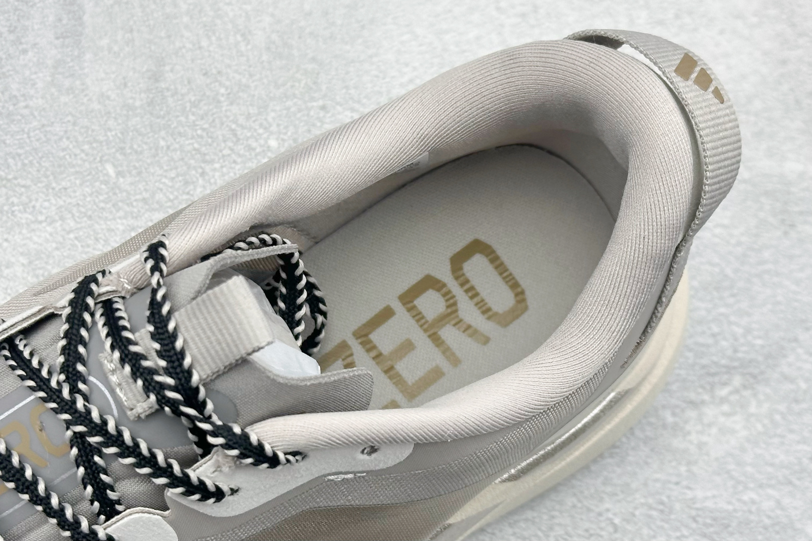 200 TY版AD ADIZERO EVO SL ATR 阿迪超轻透气缓震跑鞋 KK2722-Chinese UA Cheap High Quatity Brand Clothes Bags handbags Sneakers wholesale wholesaler seller from China Factory suppliers Fashion Clothing Shoes best Quality Beautiful Price 200 TY版AD ADIZERO EVO SL ATR 阿迪超轻透气缓震跑鞋 KK2722