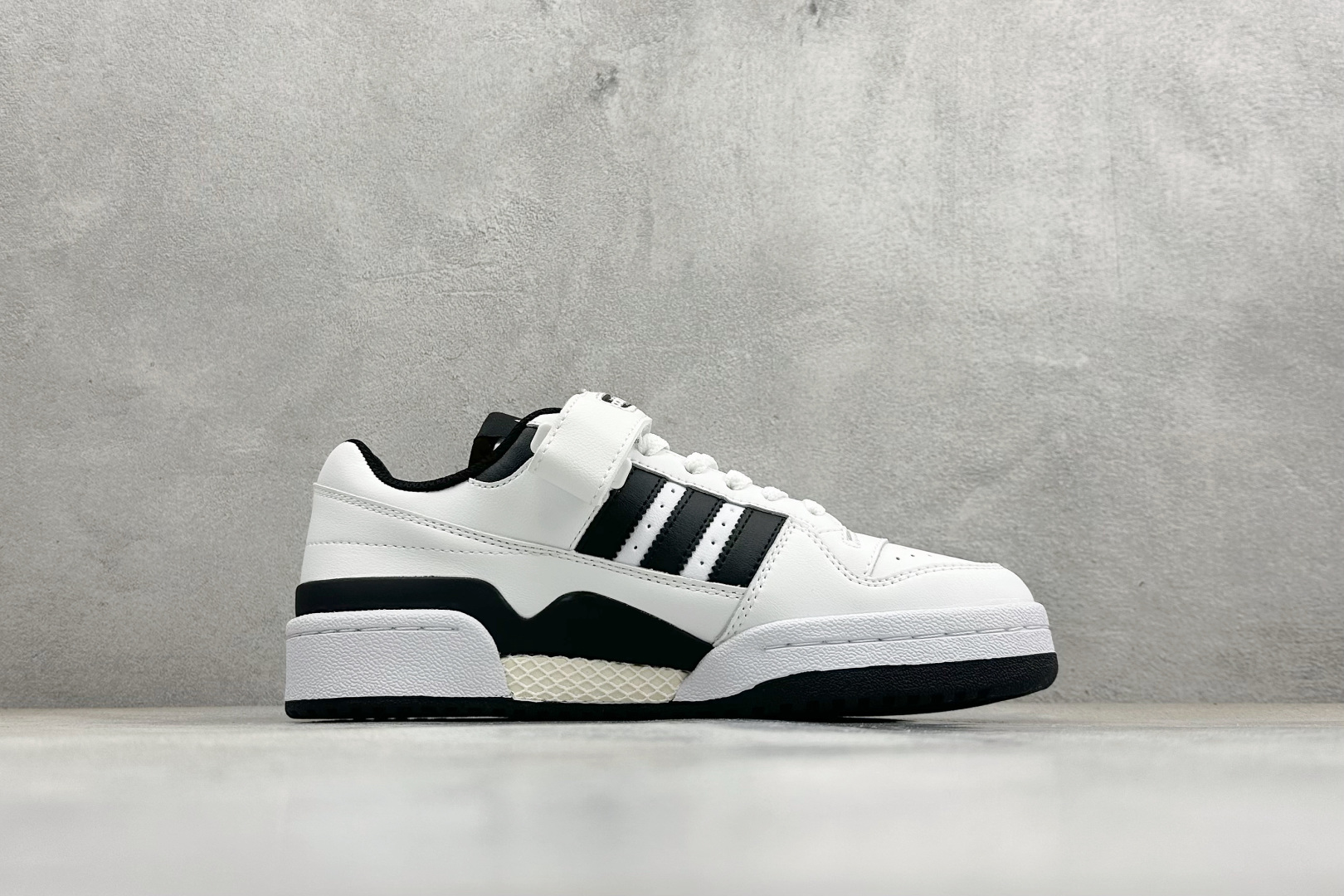 160 HX版AD Forum 84 Low 低帮百搭潮流休闲运动板鞋 FY7757-Chinese UA Cheap High Quatity Brand Clothes Bags handbags Sneakers wholesale wholesaler seller from China Factory suppliers Fashion Clothing Shoes best Quality Beautiful Price 160 HX版AD Forum 84 Low 低帮百搭潮流休闲运动板鞋 FY7757