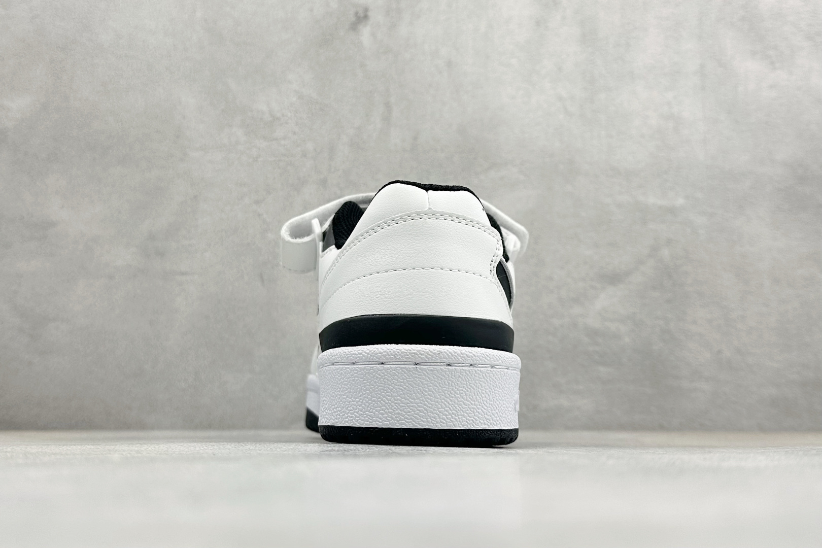 160 HX版AD Forum 84 Low 低帮百搭潮流休闲运动板鞋 FY7757-Chinese UA Cheap High Quatity Brand Clothes Bags handbags Sneakers wholesale wholesaler seller from China Factory suppliers Fashion Clothing Shoes best Quality Beautiful Price 160 HX版AD Forum 84 Low 低帮百搭潮流休闲运动板鞋 FY7757