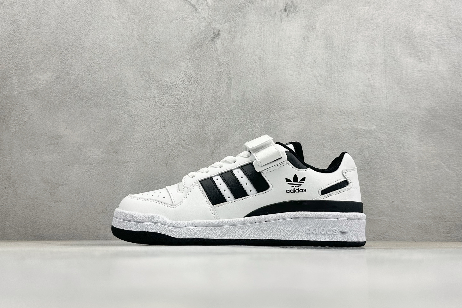 160 HX版AD Forum 84 Low 低帮百搭潮流休闲运动板鞋 FY7757-Chinese UA Cheap High Quatity Brand Clothes Bags handbags Sneakers wholesale wholesaler seller from China Factory suppliers Fashion Clothing Shoes best Quality Beautiful Price 160 HX版AD Forum 84 Low 低帮百搭潮流休闲运动板鞋 FY7757