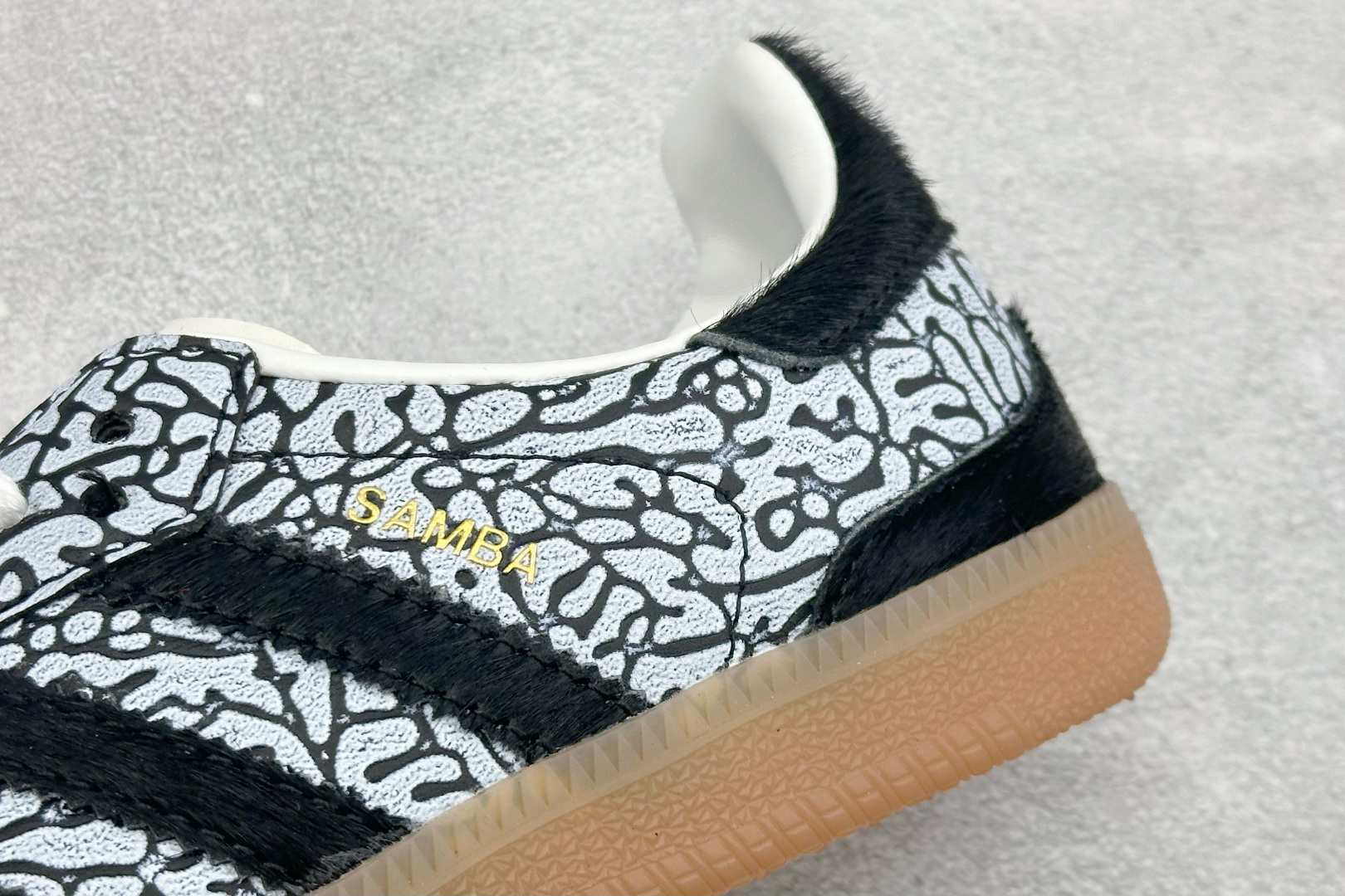 180 HZ版Adidas Originals Samba 阿迪达斯三叶草 桑巴舞系列绅士德训足球风百搭低帮休闲运动板鞋 JR8742-Chinese UA Cheap High Quatity Brand Clothes Bags handbags Sneakers wholesale wholesaler seller from China Factory suppliers Fashion Clothing Shoes best Quality Beautiful Price 180 HZ版Adidas Originals Samba 阿迪达斯三叶草 桑巴舞系列绅士德训足球风百搭低帮休闲运动板鞋 JR8742