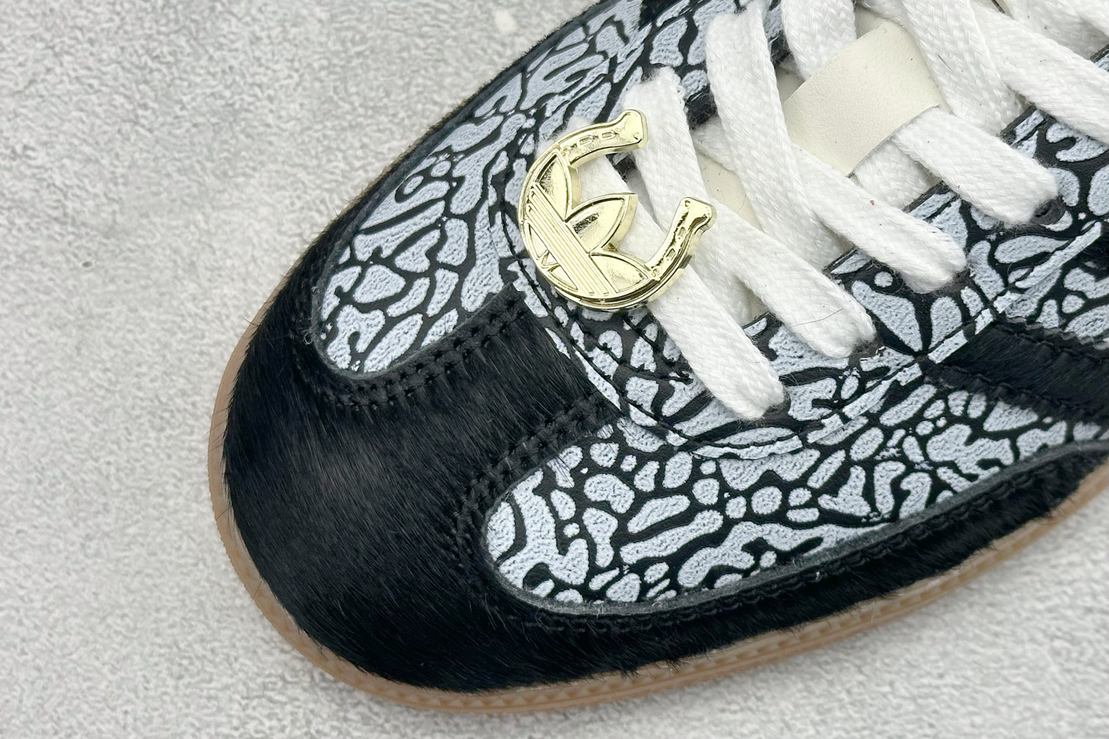 180 HZ版Adidas Originals Samba 阿迪达斯三叶草 桑巴舞系列绅士德训足球风百搭低帮休闲运动板鞋 JR8742-Chinese UA Cheap High Quatity Brand Clothes Bags handbags Sneakers wholesale wholesaler seller from China Factory suppliers Fashion Clothing Shoes best Quality Beautiful Price 180 HZ版Adidas Originals Samba 阿迪达斯三叶草 桑巴舞系列绅士德训足球风百搭低帮休闲运动板鞋 JR8742