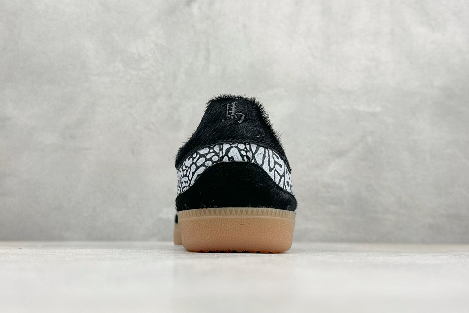 180 HZ版Adidas Originals Samba 阿迪达斯三叶草 桑巴舞系列绅士德训足球风百搭低帮休闲运动板鞋 JR8742-Chinese UA Cheap High Quatity Brand Clothes Bags handbags Sneakers wholesale wholesaler seller from China Factory suppliers Fashion Clothing Shoes best Quality Beautiful Price 180 HZ版Adidas Originals Samba 阿迪达斯三叶草 桑巴舞系列绅士德训足球风百搭低帮休闲运动板鞋 JR8742