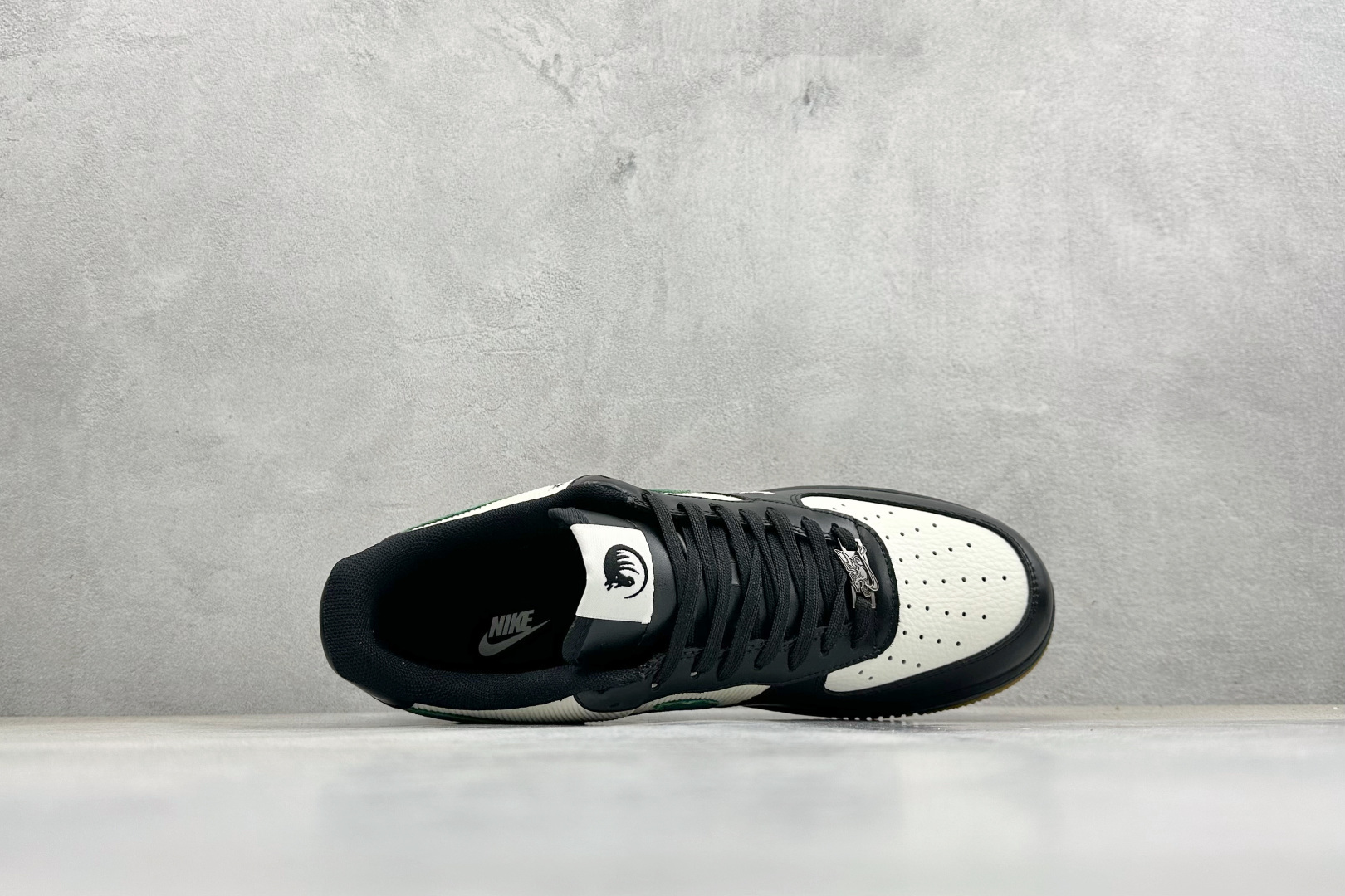 260 SC版Nike Air Force 1'07 Low 马年限定 黑松奶霜 空军一号低帮休闲板鞋 XY9025-005-Chinese UA Cheap High Quatity Brand Clothes Bags handbags Sneakers wholesale wholesaler seller from China Factory suppliers Fashion Clothing Shoes best Quality Beautiful Price 260 SC版Nike Air Force 1'07 Low 马年限定 黑松奶霜 空军一号低帮休闲板鞋 XY9025-005