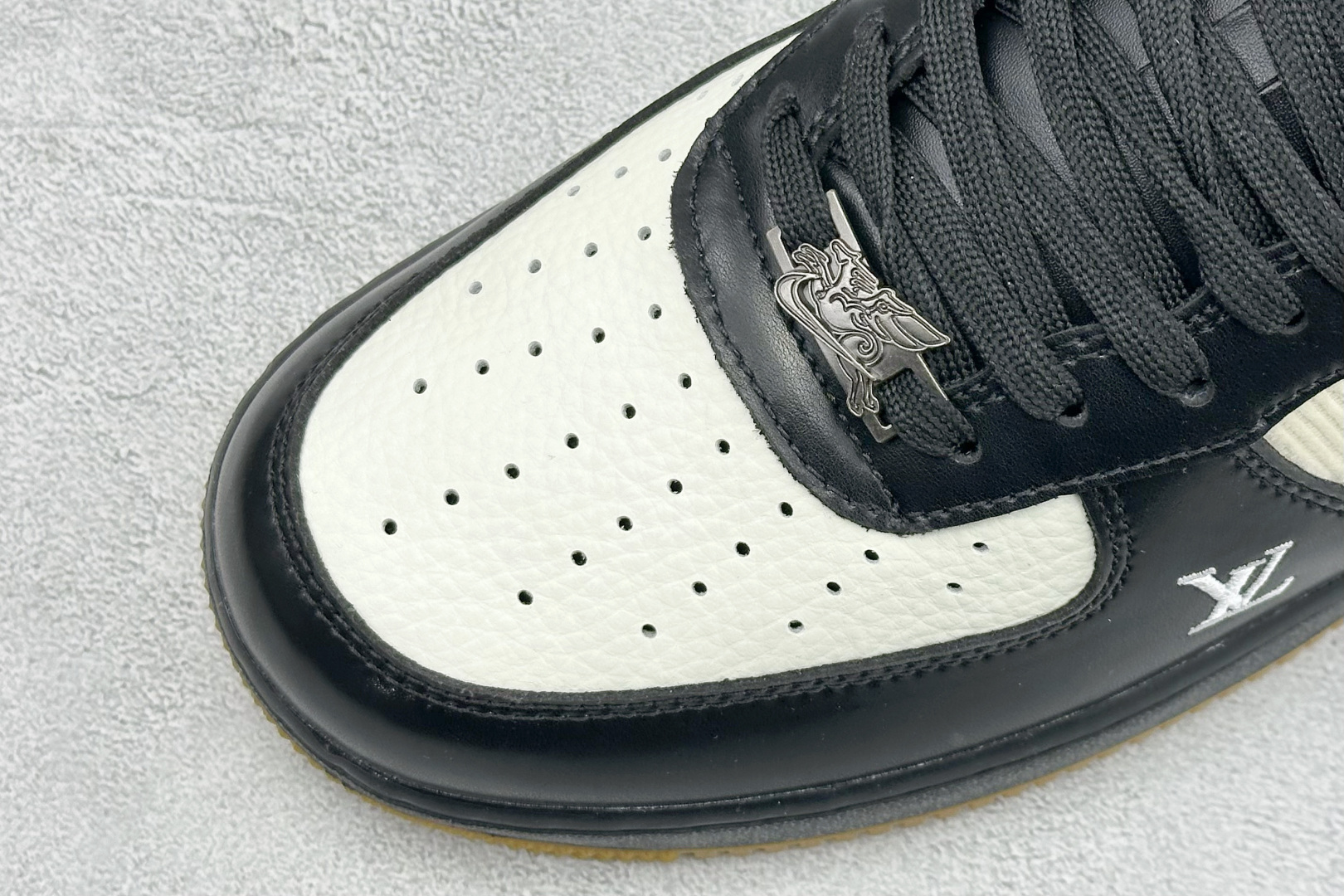 260 SC版Nike Air Force 1'07 Low 马年限定 黑松奶霜 空军一号低帮休闲板鞋 XY9025-005-Chinese UA Cheap High Quatity Brand Clothes Bags handbags Sneakers wholesale wholesaler seller from China Factory suppliers Fashion Clothing Shoes best Quality Beautiful Price 260 SC版Nike Air Force 1'07 Low 马年限定 黑松奶霜 空军一号低帮休闲板鞋 XY9025-005