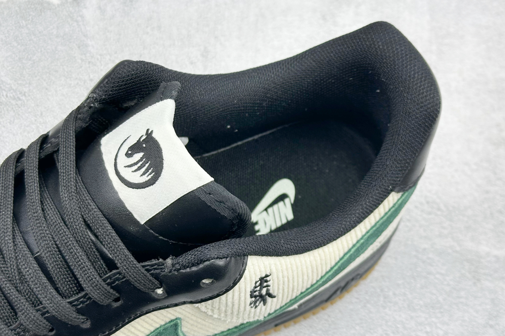 260 SC版Nike Air Force 1'07 Low 马年限定 黑松奶霜 空军一号低帮休闲板鞋 XY9025-005-Chinese UA Cheap High Quatity Brand Clothes Bags handbags Sneakers wholesale wholesaler seller from China Factory suppliers Fashion Clothing Shoes best Quality Beautiful Price 260 SC版Nike Air Force 1'07 Low 马年限定 黑松奶霜 空军一号低帮休闲板鞋 XY9025-005