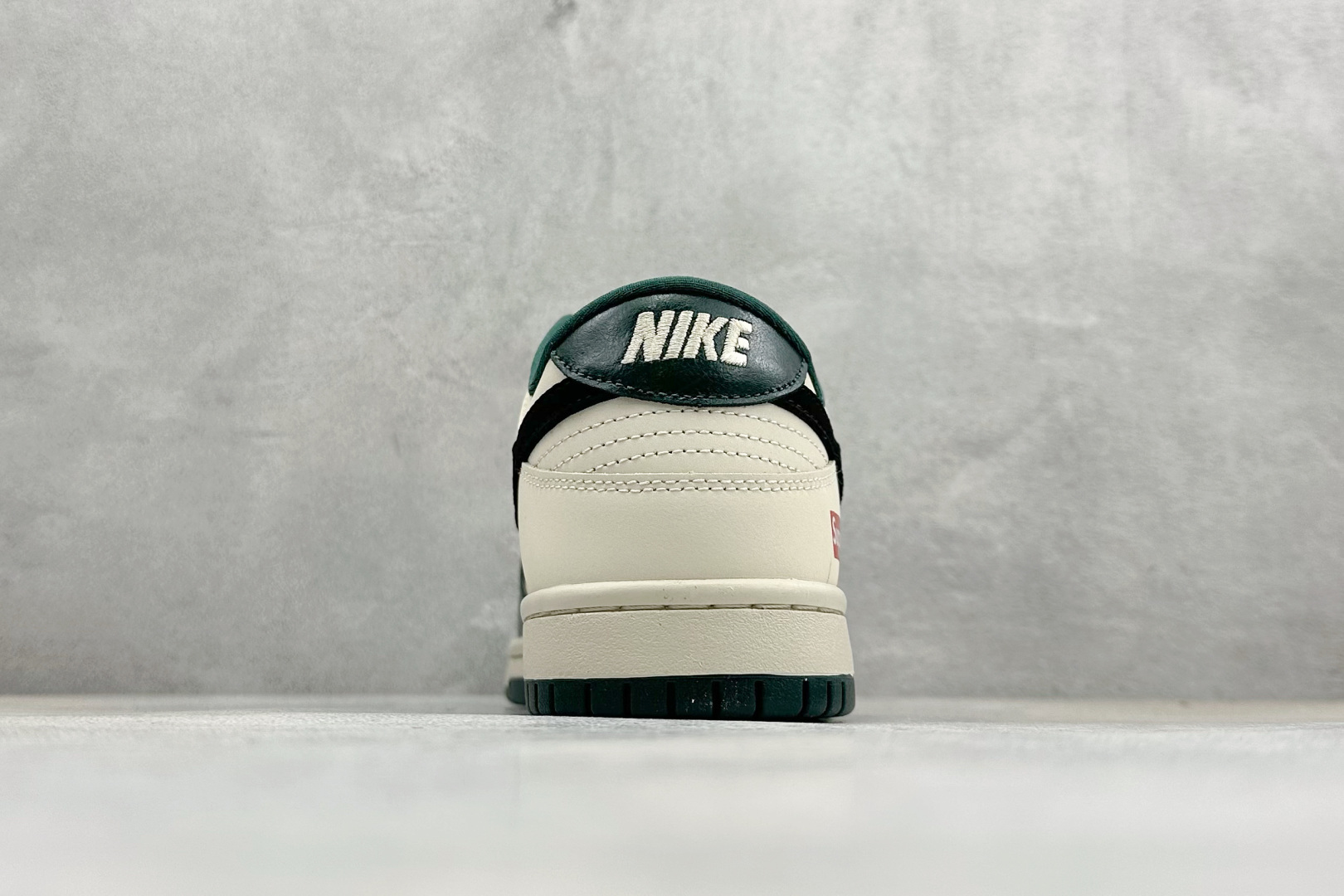 280 SC版Nike SB Dunk Low 马年限定 苔绿奶杏 高端定制 低帮休闲板鞋 NH0601-483-Chinese UA Cheap High Quatity Brand Clothes Bags handbags Sneakers wholesale wholesaler seller from China Factory suppliers Fashion Clothing Shoes best Quality Beautiful Price 280 SC版Nike SB Dunk Low 马年限定 苔绿奶杏 高端定制 低帮休闲板鞋 NH0601-483
