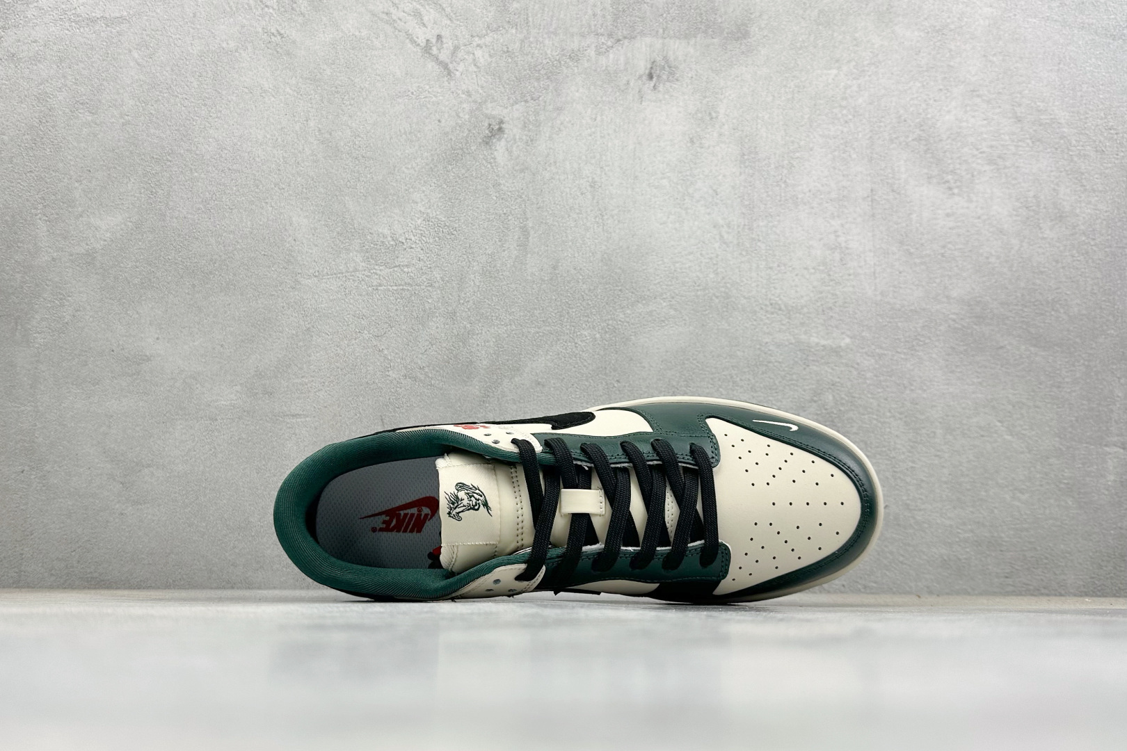 280 SC版Nike SB Dunk Low 马年限定 苔绿奶杏 高端定制 低帮休闲板鞋 NH0601-483-Chinese UA Cheap High Quatity Brand Clothes Bags handbags Sneakers wholesale wholesaler seller from China Factory suppliers Fashion Clothing Shoes best Quality Beautiful Price 280 SC版Nike SB Dunk Low 马年限定 苔绿奶杏 高端定制 低帮休闲板鞋 NH0601-483