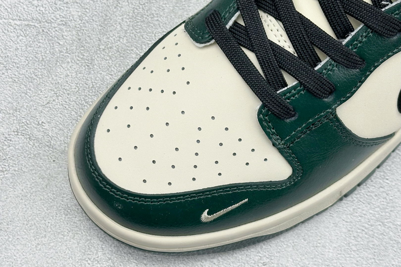 280 SC版Nike SB Dunk Low 马年限定 苔绿奶杏 高端定制 低帮休闲板鞋 NH0601-483-Chinese UA Cheap High Quatity Brand Clothes Bags handbags Sneakers wholesale wholesaler seller from China Factory suppliers Fashion Clothing Shoes best Quality Beautiful Price 280 SC版Nike SB Dunk Low 马年限定 苔绿奶杏 高端定制 低帮休闲板鞋 NH0601-483