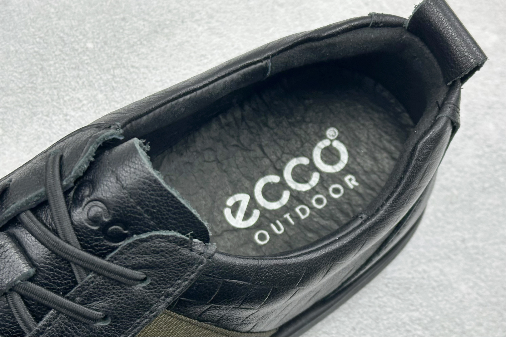 300 Ecco爱步 柔酷8号健步系列休闲板鞋 583207-01001-Chinese UA Cheap High Quatity Brand Clothes Bags handbags Sneakers wholesale wholesaler seller from China Factory suppliers Fashion Clothing Shoes best Quality Beautiful Price 300 Ecco爱步 柔酷8号健步系列休闲板鞋 583207-01001