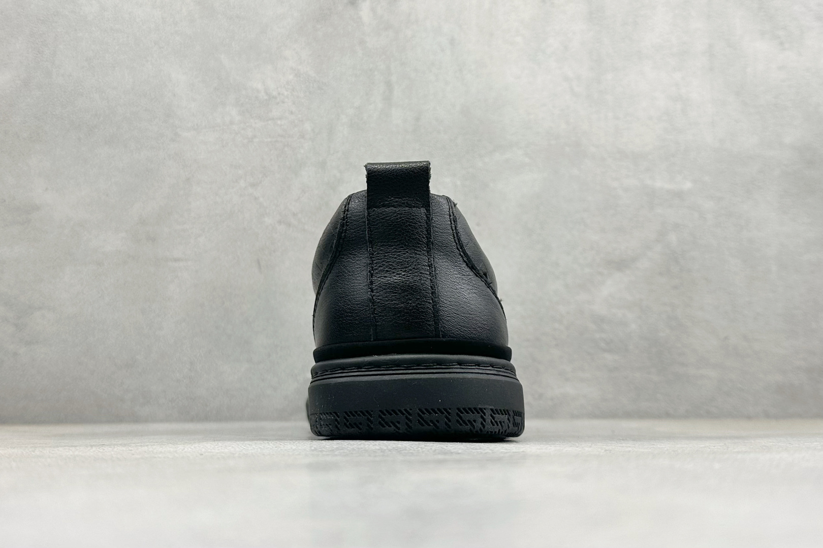 300 Ecco爱步 柔酷8号健步系列休闲板鞋 583207-01001-Chinese UA Cheap High Quatity Brand Clothes Bags handbags Sneakers wholesale wholesaler seller from China Factory suppliers Fashion Clothing Shoes best Quality Beautiful Price 300 Ecco爱步 柔酷8号健步系列休闲板鞋 583207-01001
