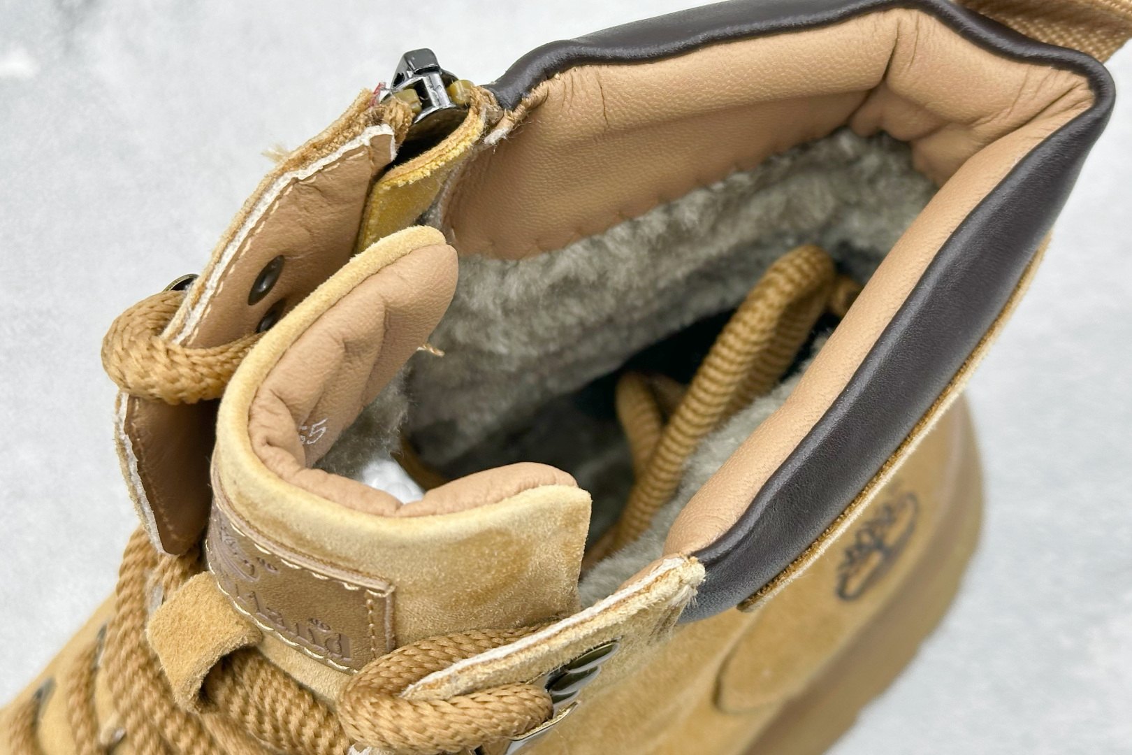 240 Timberland添柏岚/天伯伦 秋冬新品（毛绒内里保暖锁热）秋冬必备户外休闲大黄靴系列 TB10059