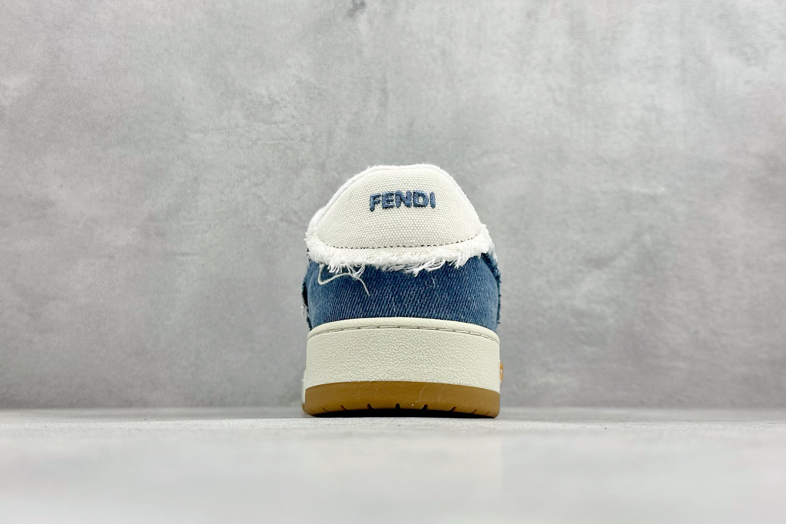 YS纯原广奢高端货 FENDI芬迪 Match 绒面皮革