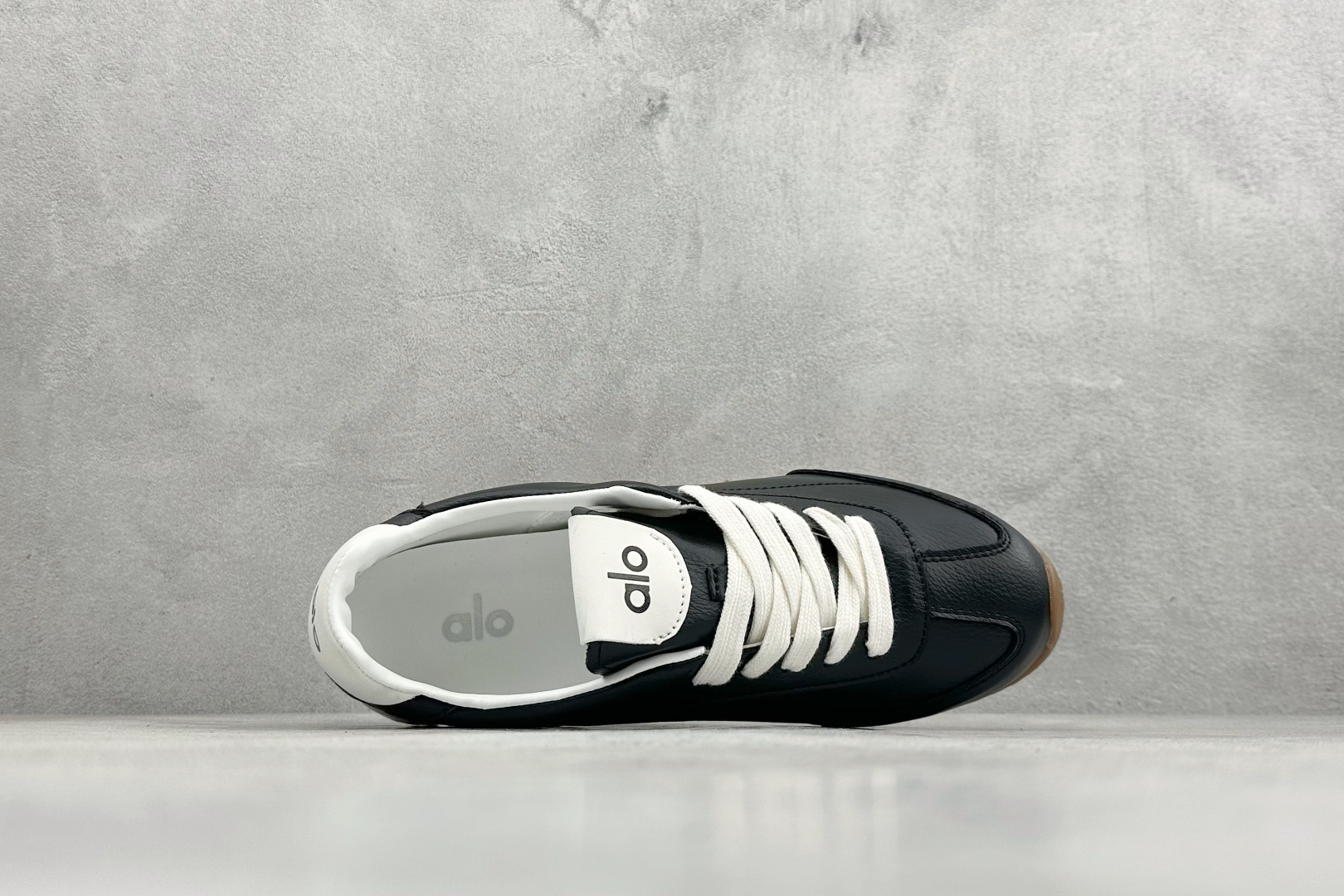 170 Alo Yoga Sunset Sneaker 徳训生活休闲鞋 A0891U-Chinese UA Cheap High Quatity Brand Clothes Bags handbags Sneakers wholesale wholesaler seller from China Factory suppliers Fashion Clothing Shoes best Quality Beautiful Price 170 Alo Yoga Sunset Sneaker 徳训生活休闲鞋 A0891U