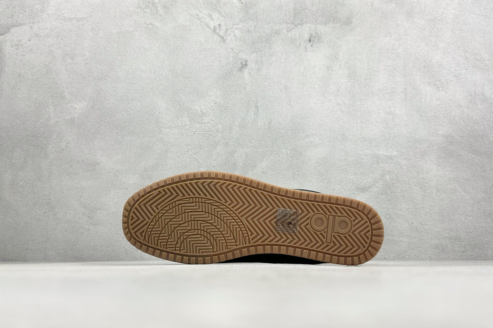 170 Alo Yoga Sunset Sneaker 徳训生活休闲鞋 A0891U-Chinese UA Cheap High Quatity Brand Clothes Bags handbags Sneakers wholesale wholesaler seller from China Factory suppliers Fashion Clothing Shoes best Quality Beautiful Price 170 Alo Yoga Sunset Sneaker 徳训生活休闲鞋 A0891U