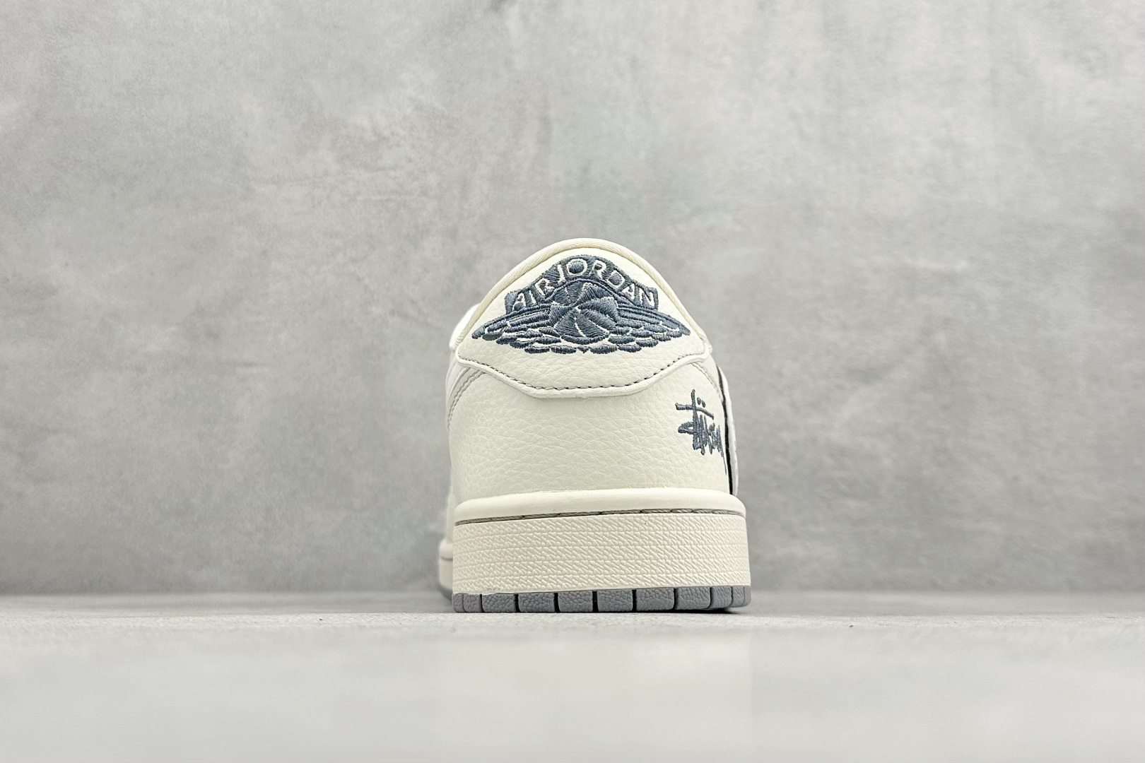 Travis Scott x Fragment Design x Air Jordan 1 Low SP AJ1 乔1联名款 低帮文化休闲板鞋 HH7518-085