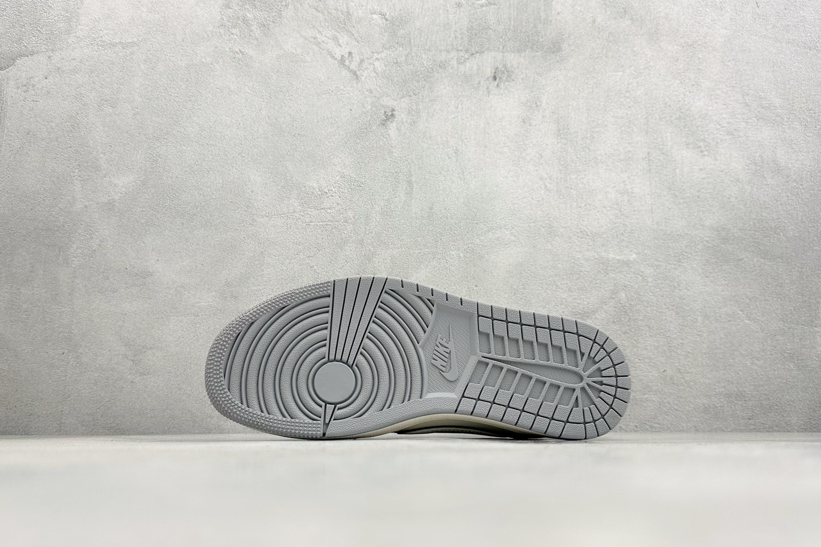 Travis Scott x Fragment Design x Air Jordan 1 Low SP AJ1 乔1联名款 低帮文化休闲板鞋 HH7518-085