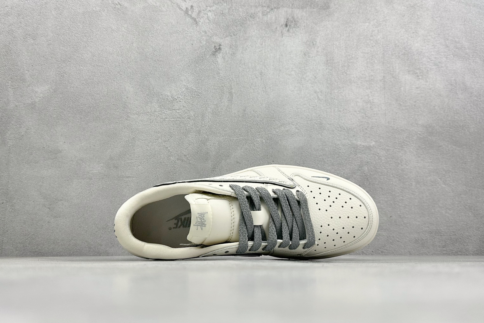 Travis Scott x Fragment Design x Air Jordan 1 Low SP AJ1 乔1联名款 低帮文化休闲板鞋 HH7518-085