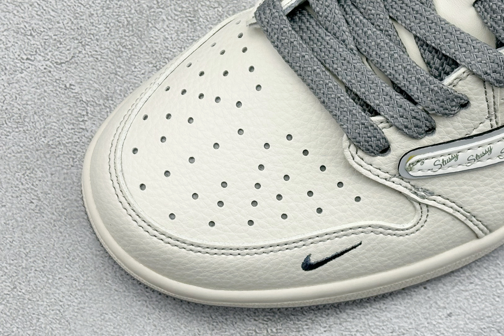Travis Scott x Fragment Design x Air Jordan 1 Low SP AJ1 乔1联名款 低帮文化休闲板鞋 HH7518-085
